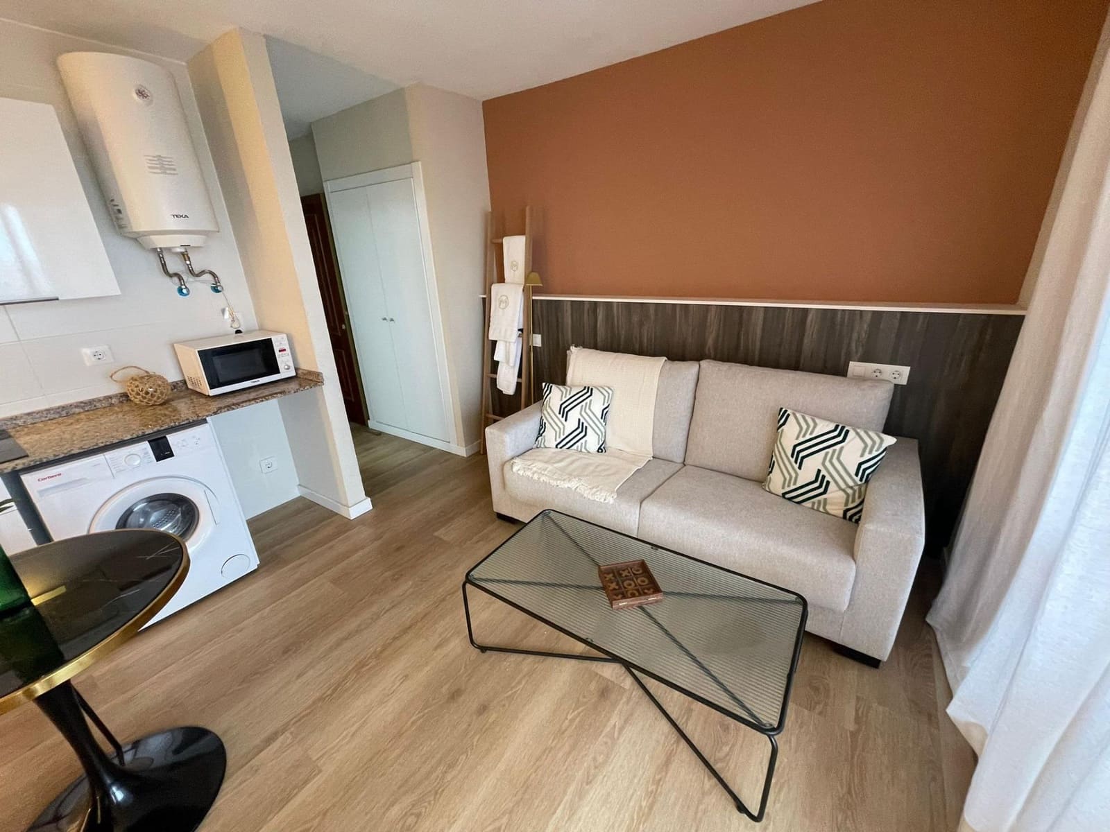 1 makuuhuone Huoneisto myytävänä paikassa Benidorm mukana uima-altaan - 209 000 € (Ref: 8599623)