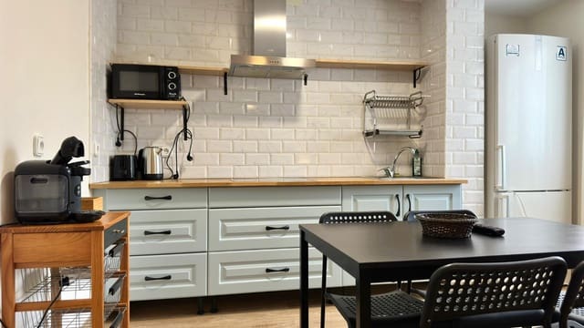 Appartement de 3 chambres à louer à Alicante ville - 1 100 € (Ref: 8601676)