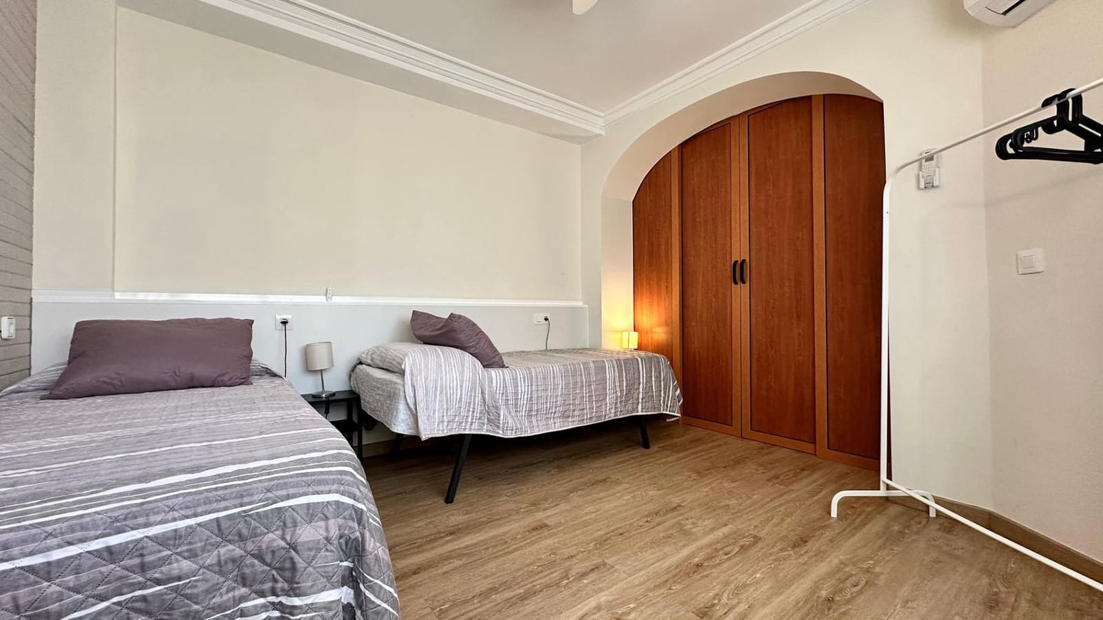 Appartement de 3 chambres à louer à Alicante ville - 1 100 € (Ref: 8601676)