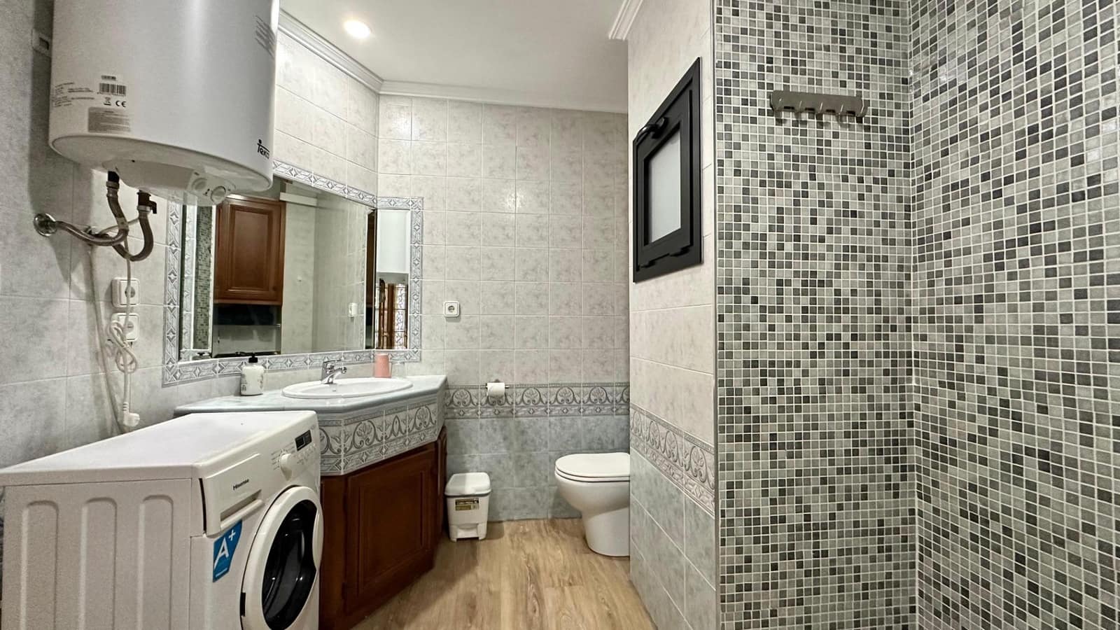 Appartement de 3 chambres à louer à Alicante ville - 1 100 € (Ref: 8601676)