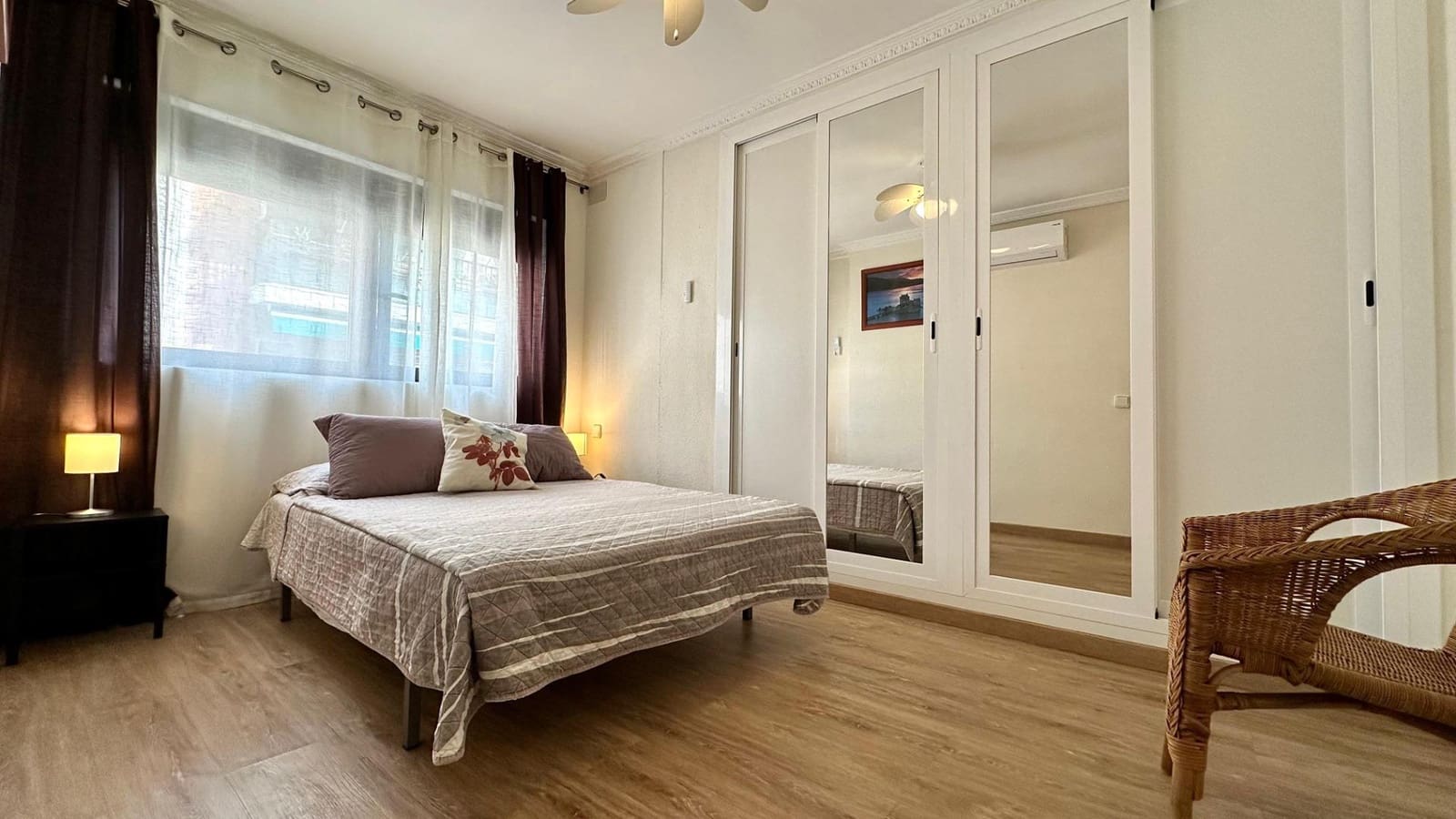 Appartement de 3 chambres à louer à Alicante ville - 1 100 € (Ref: 8601676)