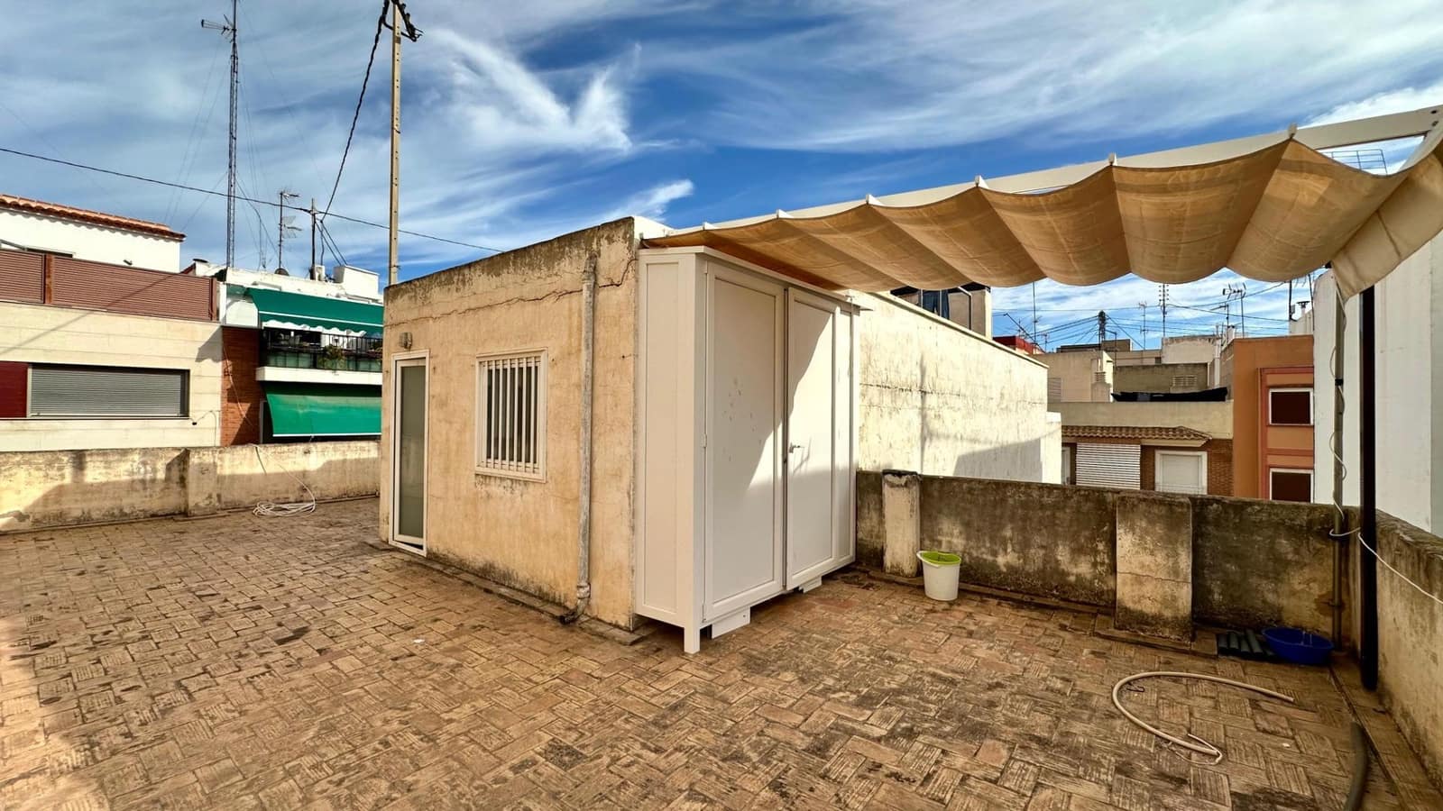 Appartement de 3 chambres à louer à Alicante ville - 1 100 € (Ref: 8601676)