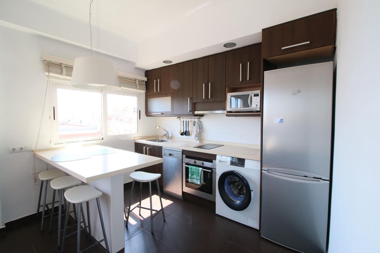 Appartement de 1 chambre à louer à Alicante ville - 1 100 € (Ref: 8612650)