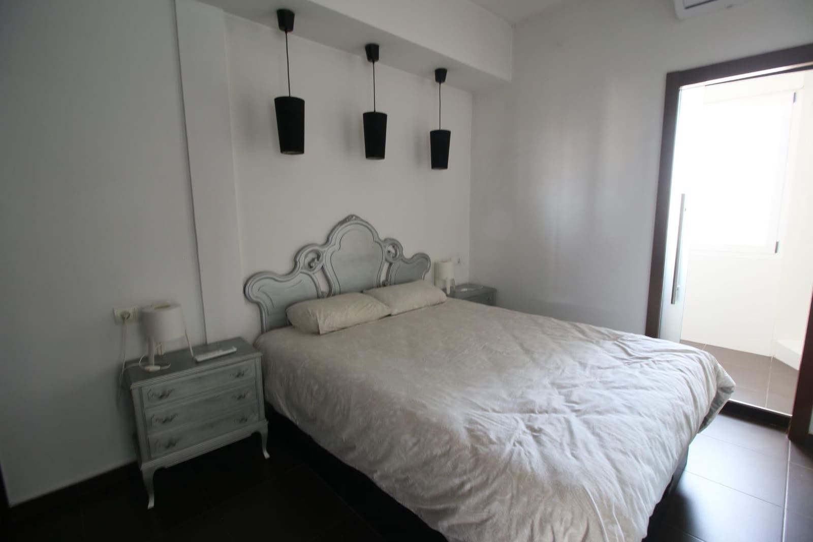 Appartement de 1 chambre à louer à Alicante ville - 1 100 € (Ref: 8612650)