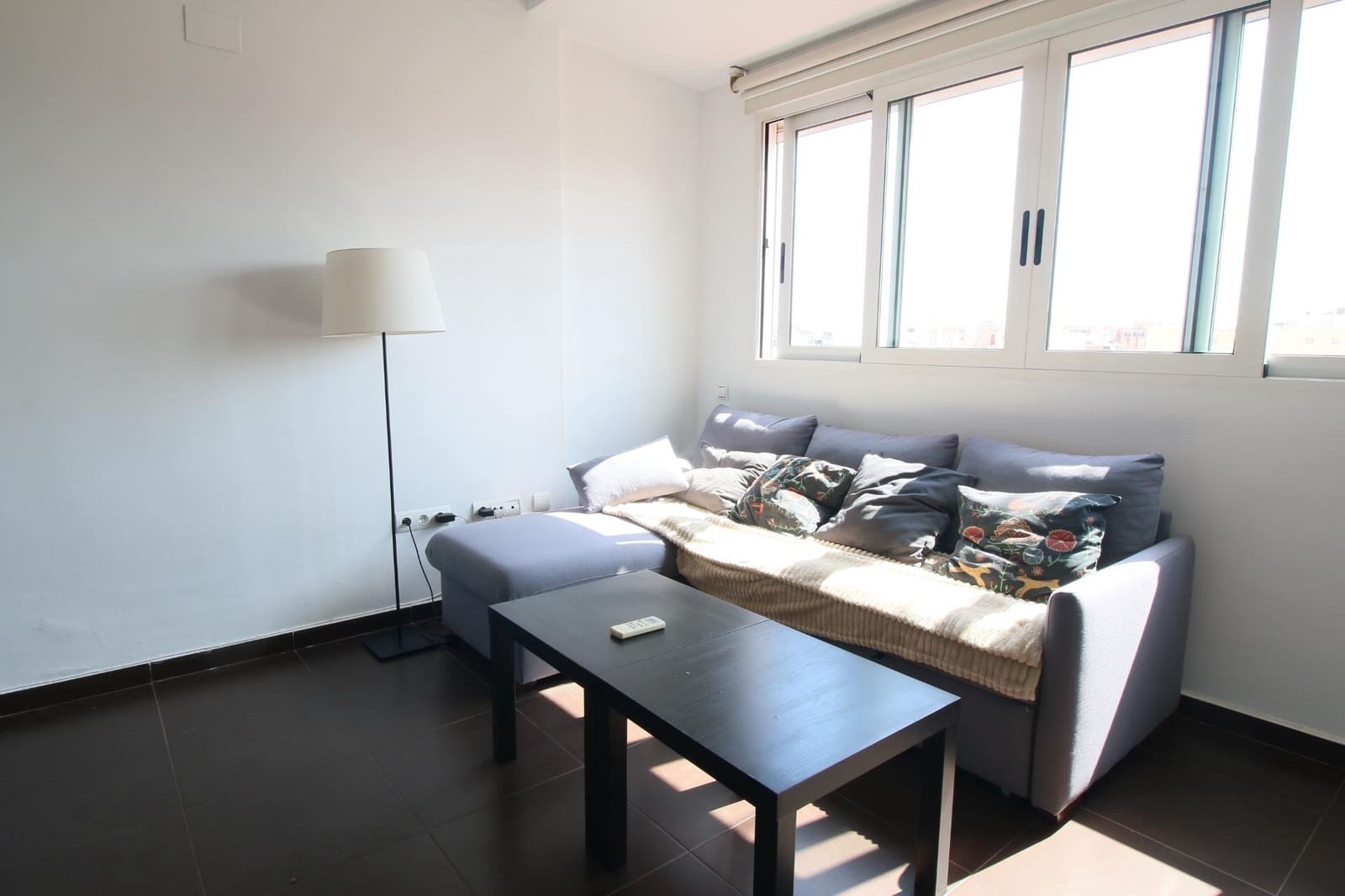 Appartement de 1 chambre à louer à Alicante ville - 1 100 € (Ref: 8612650)