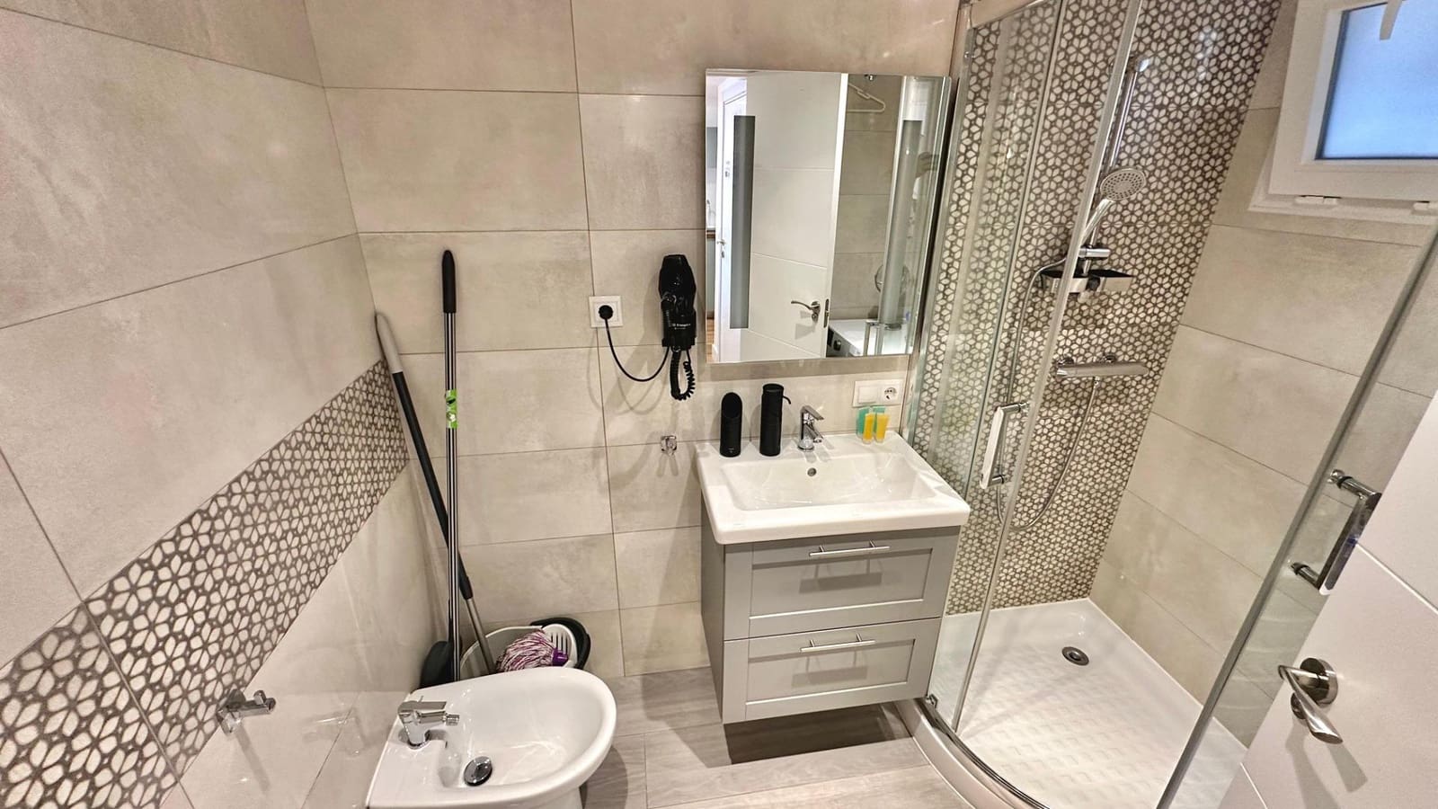 2 sovrum Lägenhet till salu i Benidorm med pool - 899 000 € (Ref: 8620028)