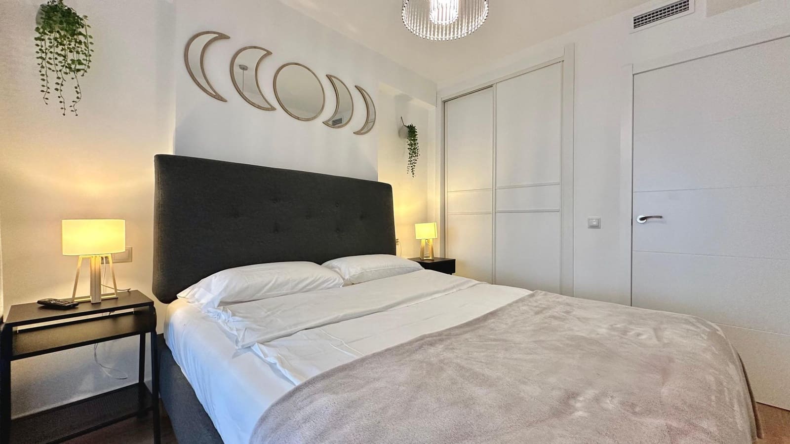 2 sovrum Lägenhet till salu i Benidorm med pool - 899 000 € (Ref: 8620028)