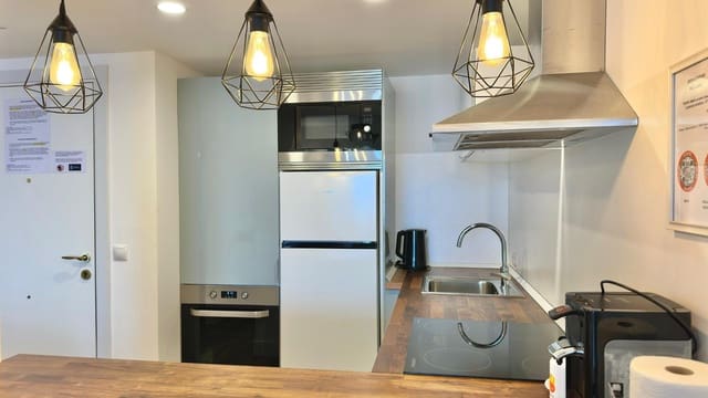 2 sovrum Lägenhet till salu i Benidorm med pool - 899 000 € (Ref: 8620028)