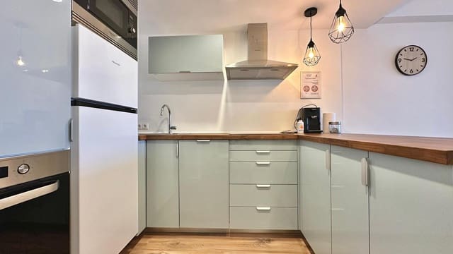 2 sovrum Lägenhet till salu i Benidorm med pool - 899 000 € (Ref: 8620028)