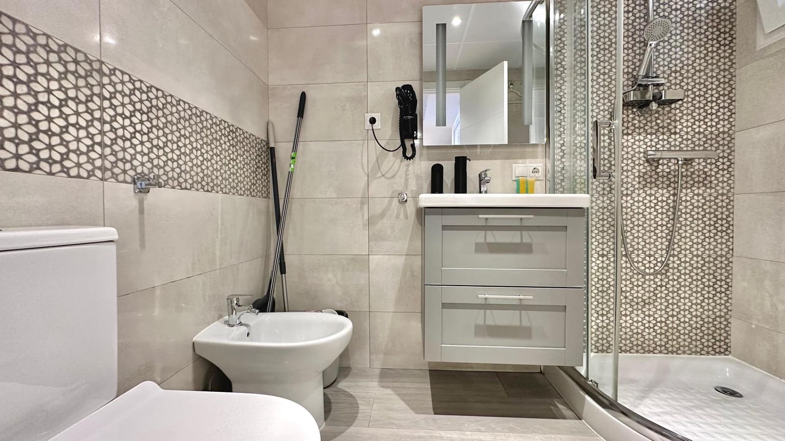 2 sovrum Lägenhet till salu i Benidorm med pool - 899 000 € (Ref: 8620028)