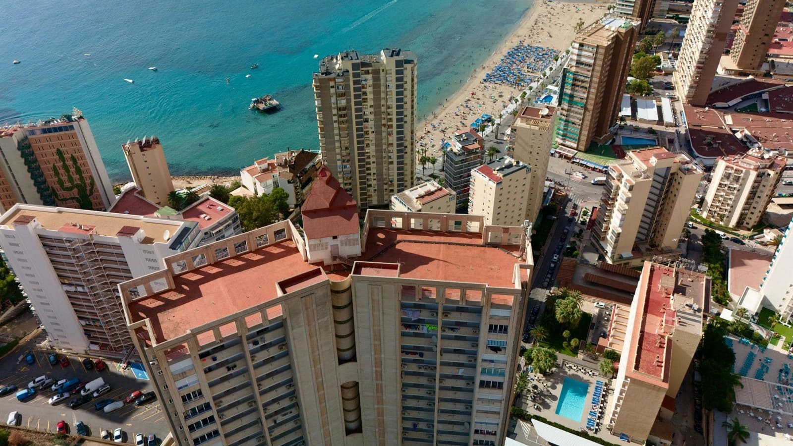 2 sovrum Lägenhet till salu i Benidorm med pool - 899 000 € (Ref: 8620028)