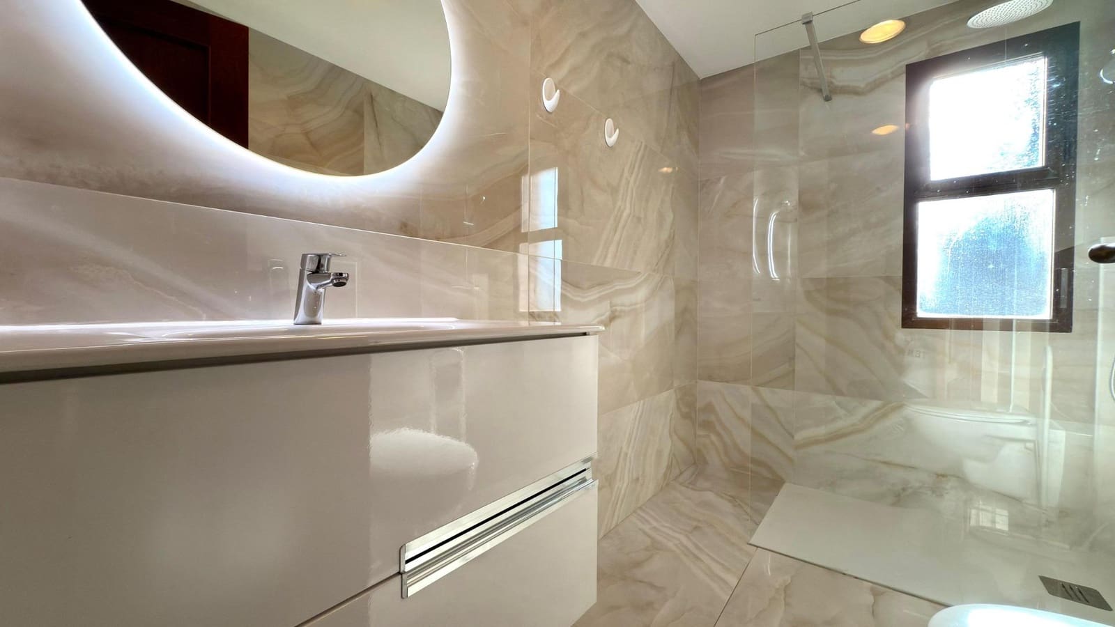 4 soveværelse Lejlighed til salg i Benidorm med swimmingpool - € 650.000 (Ref: 8623669)