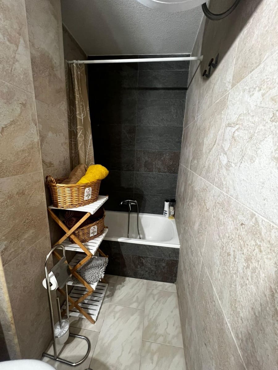 1 makuuhuone Asunto vuokrattavana paikassa Alicante kaupunki mukana uima-altaan - 950 € (Ref: 8634698)