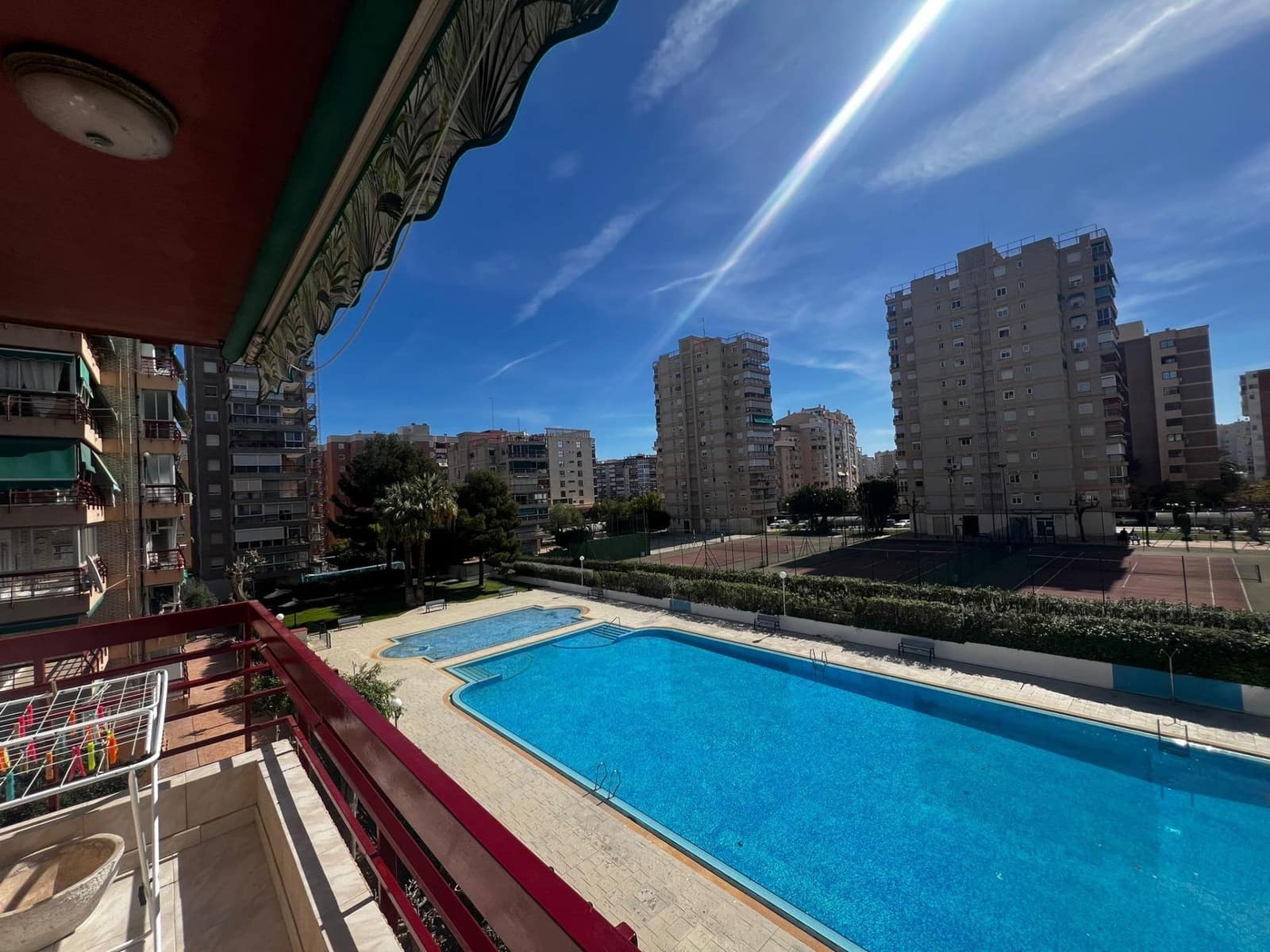 1 makuuhuone Asunto vuokrattavana paikassa Alicante kaupunki mukana uima-altaan - 950 € (Ref: 8634698)