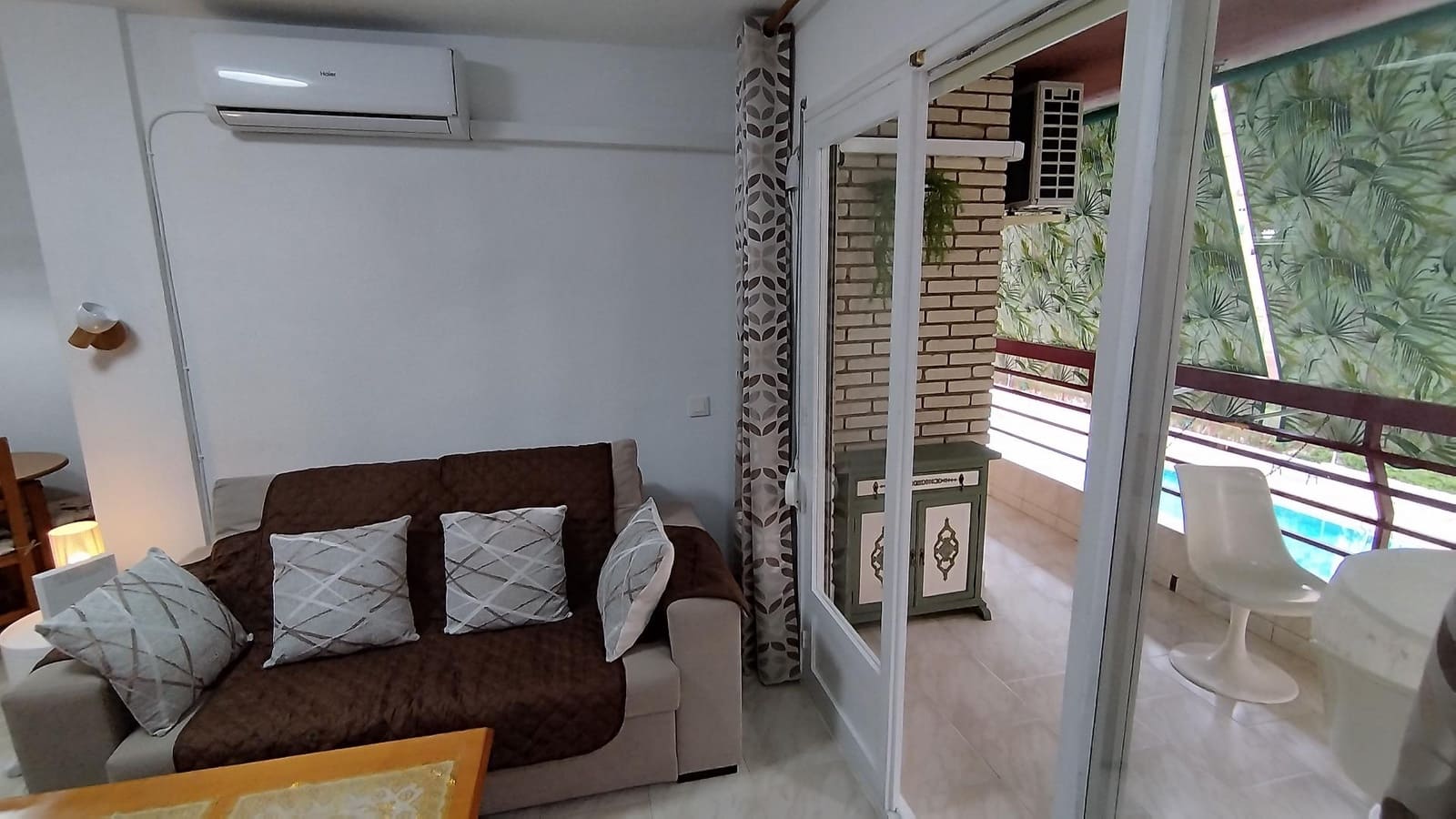 1 soveværelse Lejlighed til leje i Alicante by med swimmingpool - € 850 (Ref: 8634698)