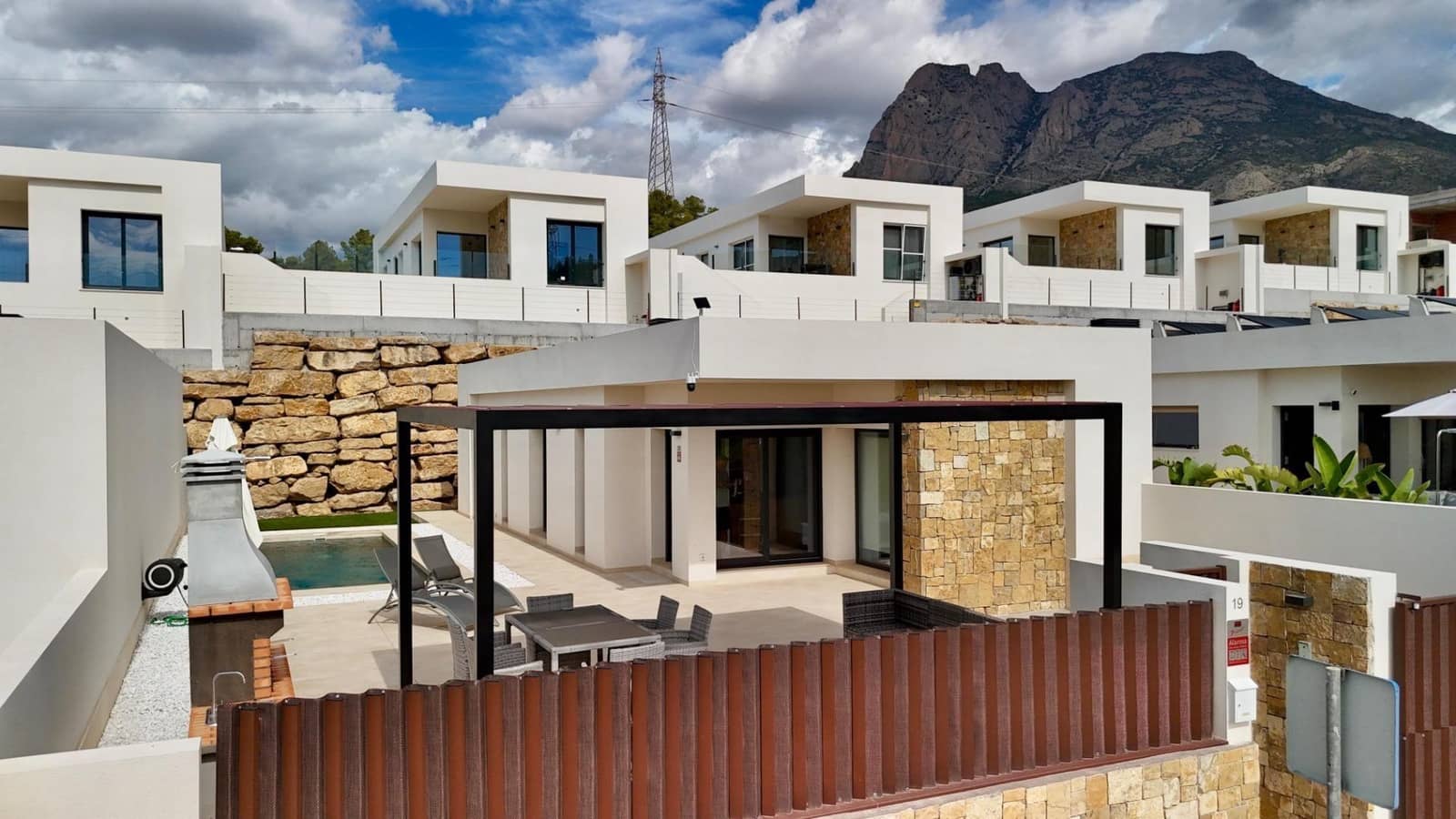 3 bedroom Villa for rent in Finestrat with pool garage - € 3,100 (Ref: 8641224)