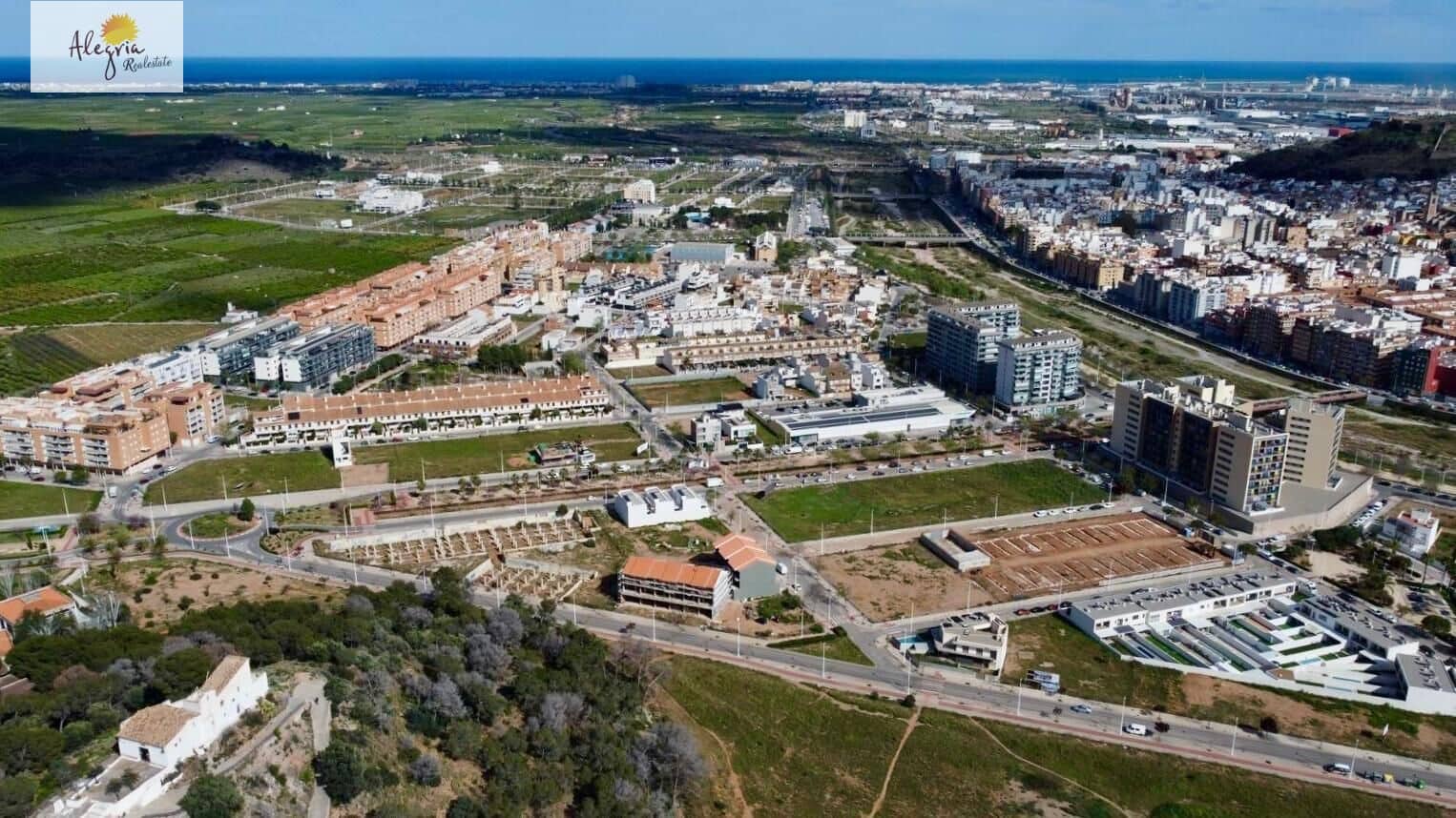 4 sypialnia Dom szeregowy na sprzedaż w Sagunto / Sagunt - 345 000 € (Ref: 8702637)