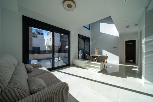 3 camera da letto Villa in vendita in Lomas de Cabo Roig - Los Dolses, Orihuela con piscina - 550.000 € (Rif: 8729911)