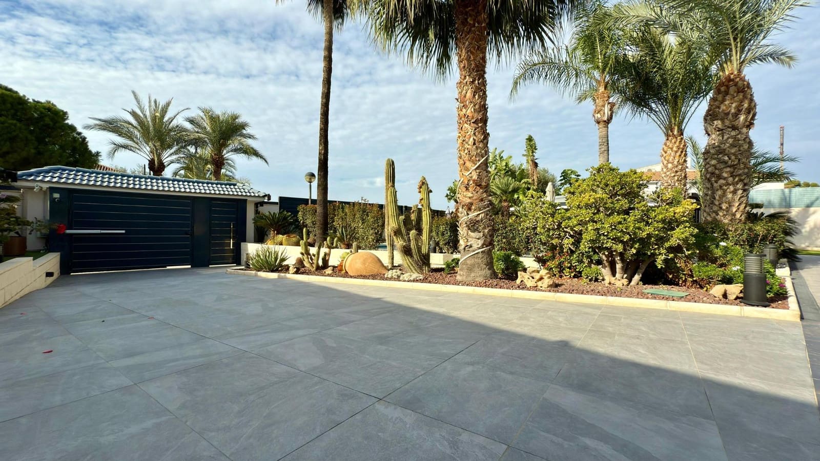 5 bedroom Villa for sale in San Juan de Alicante / Sant Joan d'Alacant with pool garage - € 1,499,000 (Ref: 8757979)