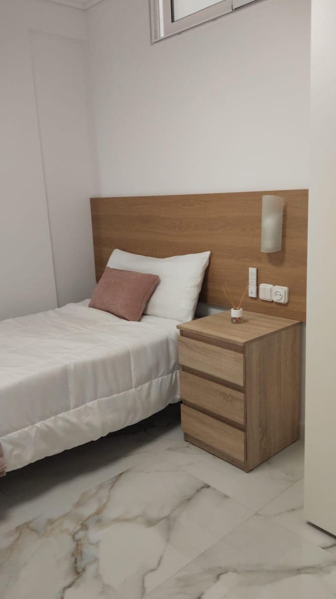 2 Zimmer Apartment zu verkaufen in Benidorm mit Pool - 286.000 € (Ref: 8760349)