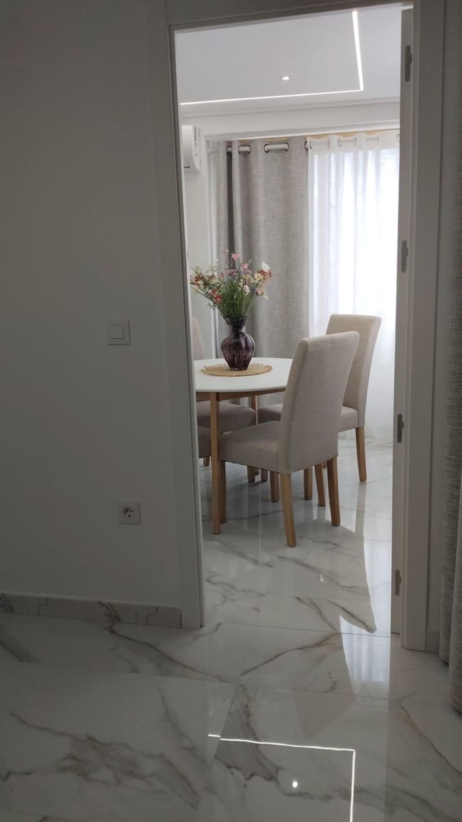 2 Zimmer Apartment zu verkaufen in Benidorm mit Pool - 286.000 € (Ref: 8760349)