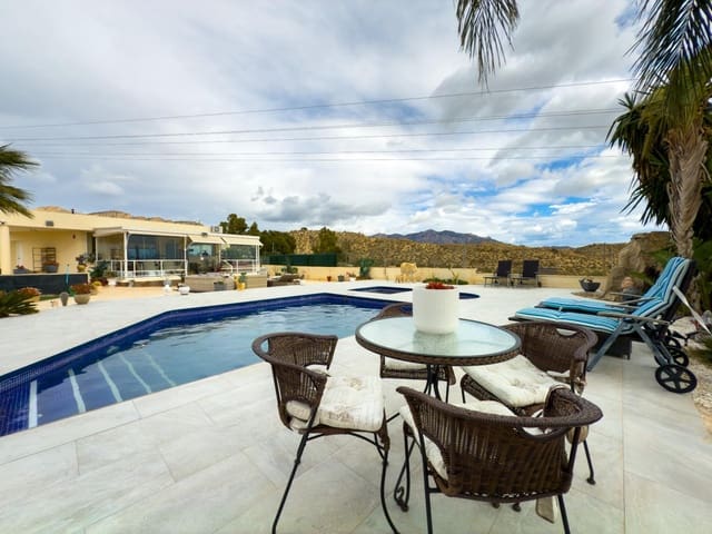 5 bedroom Villa for sale in Jijona / Xixona with pool - € 469,000 (Ref: 8786724)