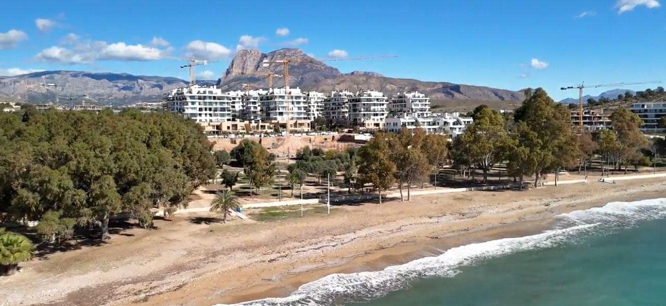 2 quarto Apartamento para arrendar em La Villajoyosa / Vila Joiosa com piscina - 2 300 € (Ref: 8802168)