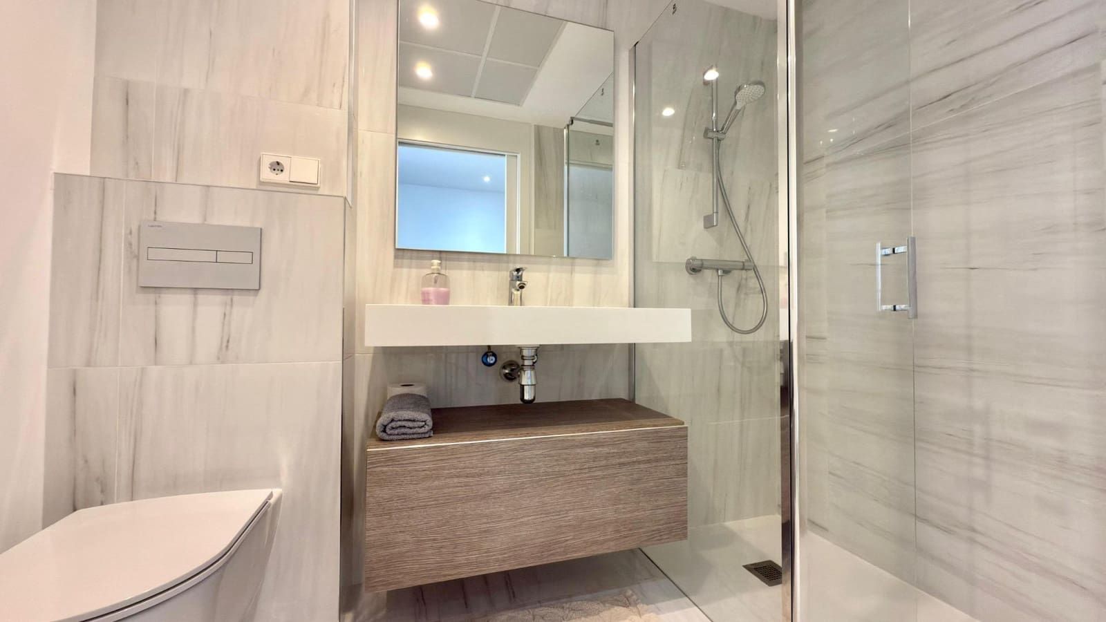 2 quarto Apartamento para arrendar em La Villajoyosa / Vila Joiosa com piscina - 2 300 € (Ref: 8802168)