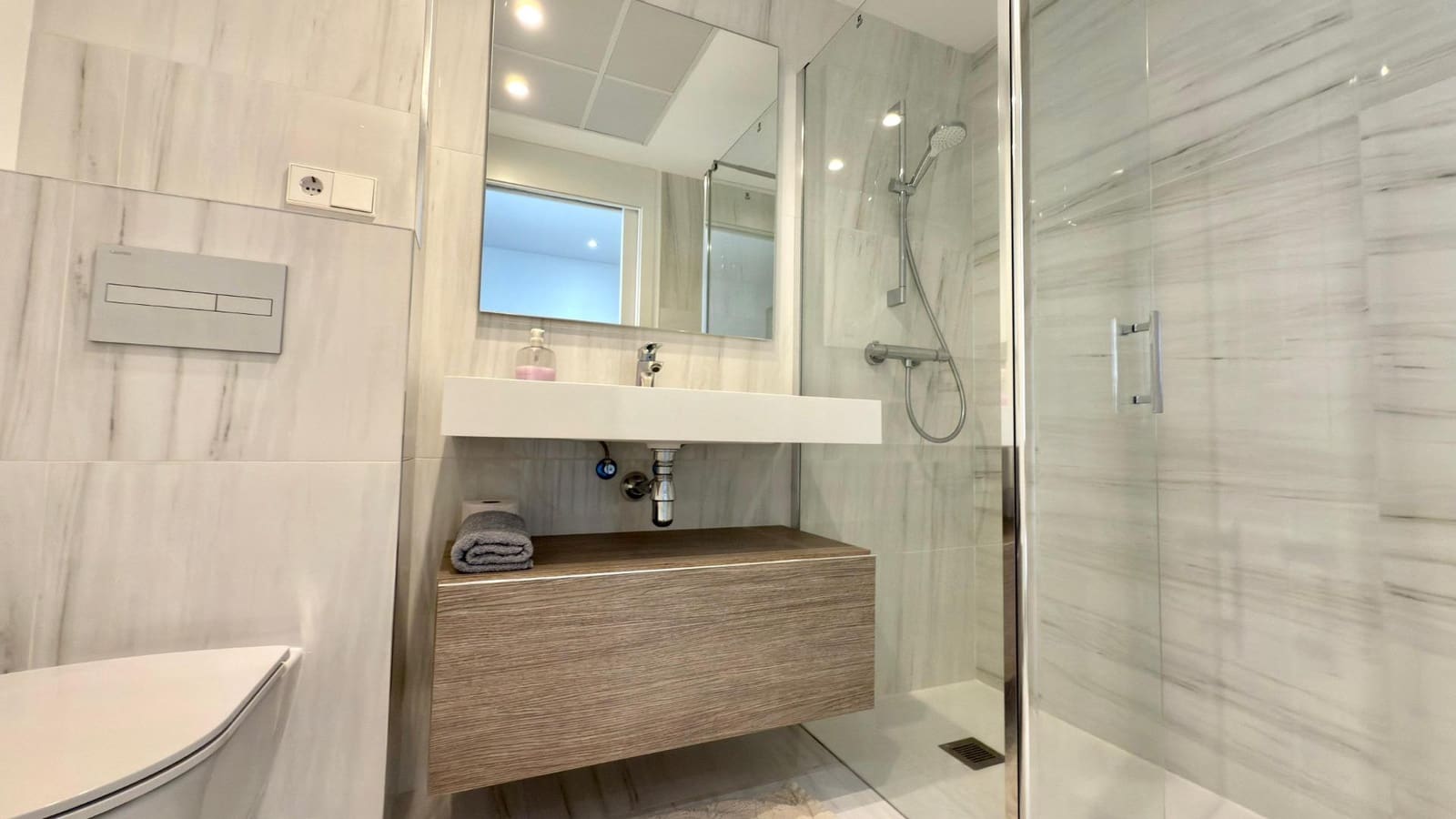 2 quarto Apartamento para arrendar em La Villajoyosa / Vila Joiosa com piscina - 2 300 € (Ref: 8802168)