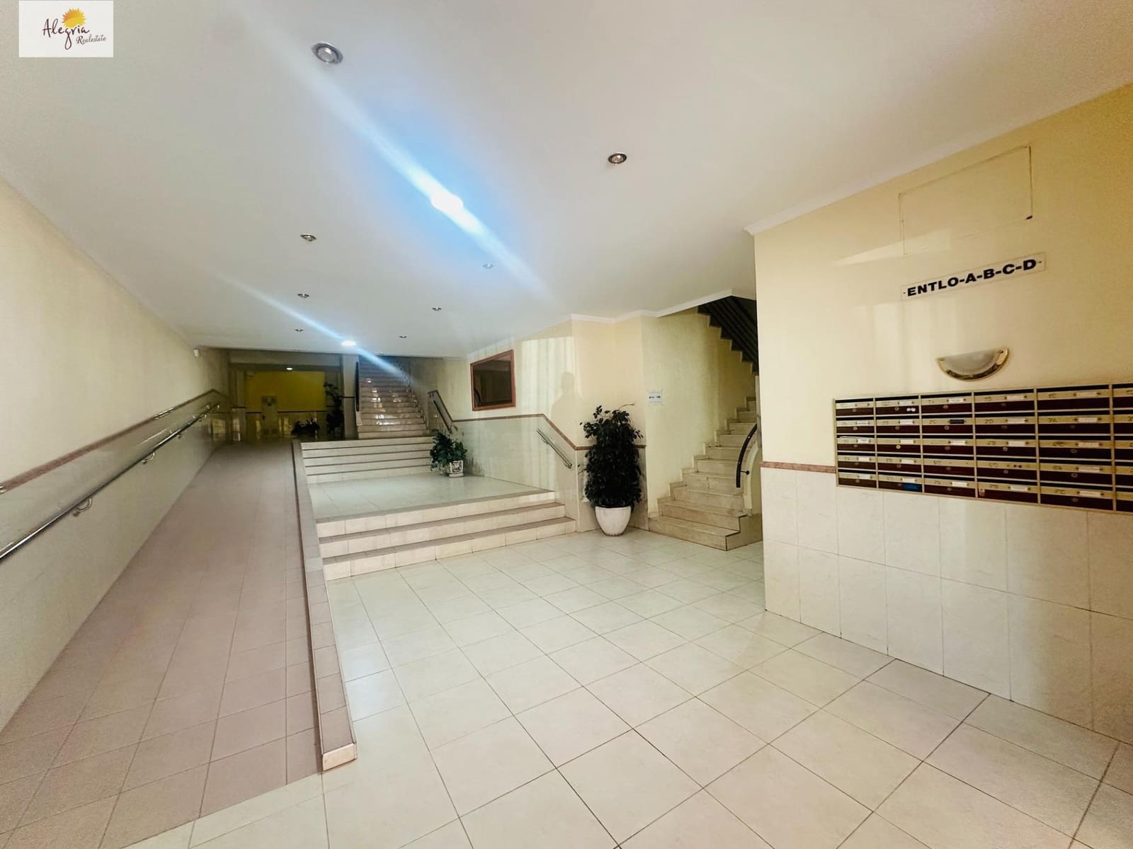 3 bedroom Apartment for rent in Alicante / Alacant city - € 1,400 (Ref: 8825259)