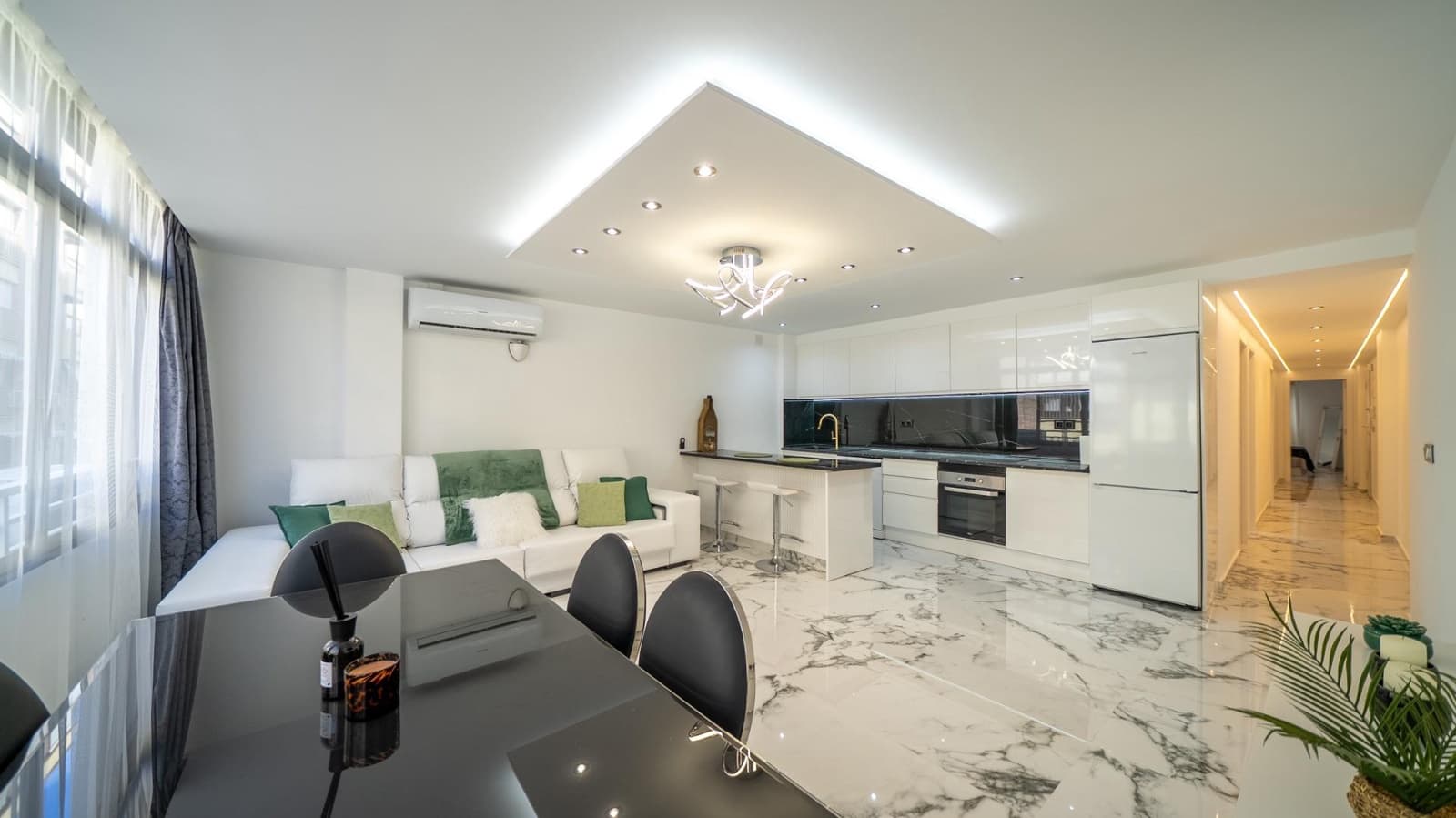 3 makuuhuone Huoneisto vuokrattavana paikassa Alicante kaupunki - 1 300 € (Ref: 8825259)