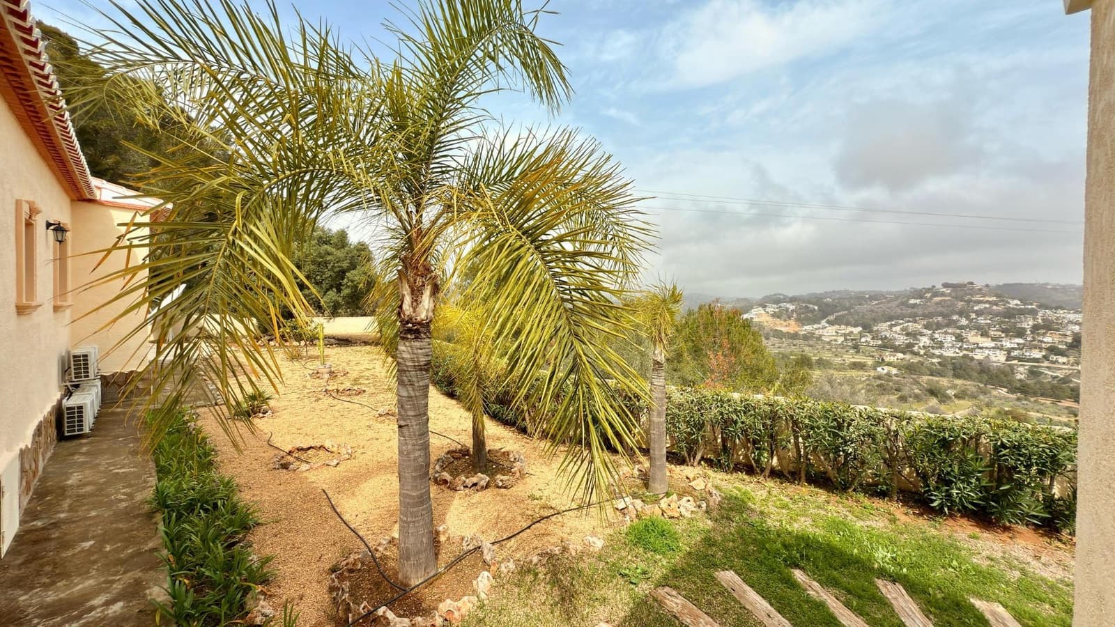 5 quarto Moradia para venda em Calpe / Calp com piscina garagem - 670 000 € (Ref: 8880139)