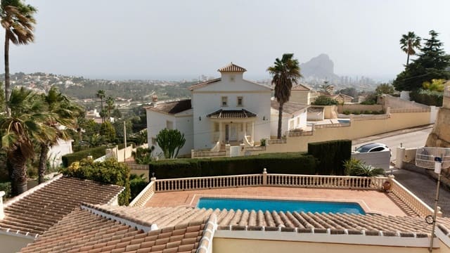 5 bedroom Villa for sale in Gargasindi, Calpe / Calp with pool garage - € 670,000 (Ref: 8880139)