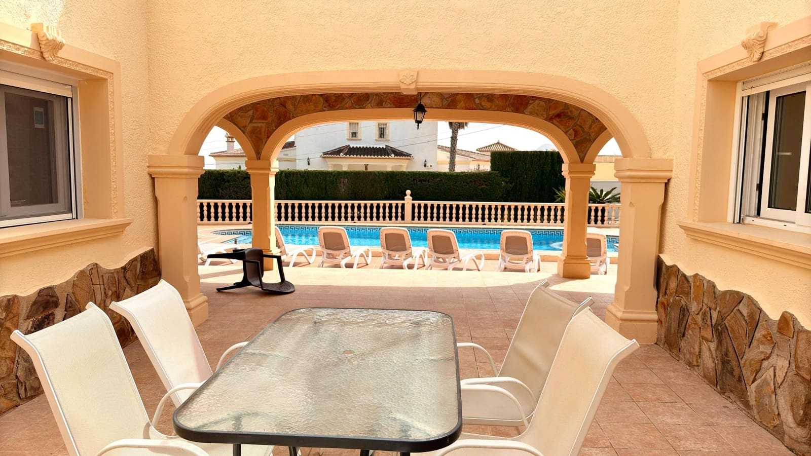 5 quarto Moradia para venda em Calpe / Calp com piscina garagem - 670 000 € (Ref: 8880139)