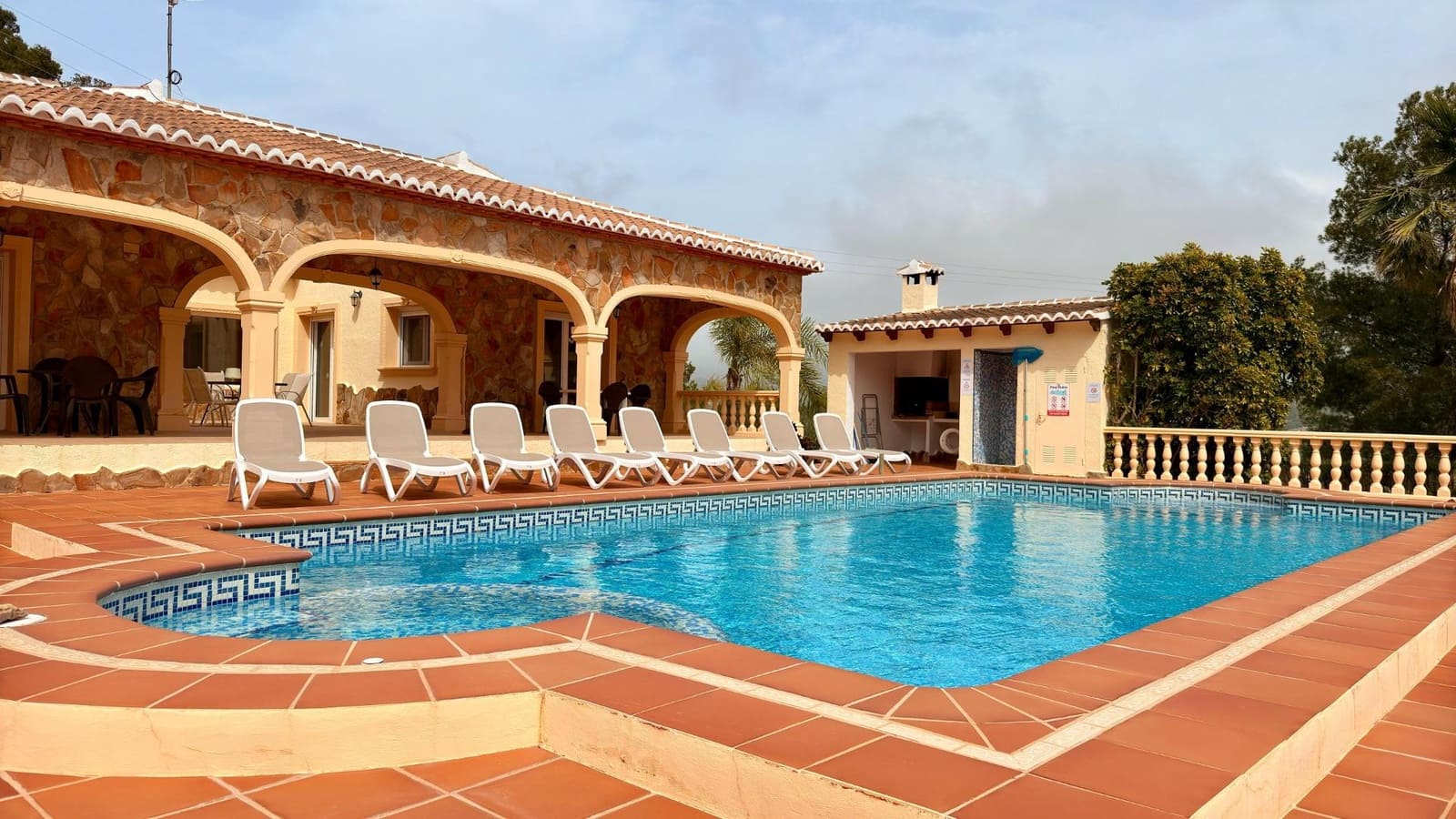 5 quarto Moradia para venda em Calpe / Calp com piscina garagem - 670 000 € (Ref: 8880139)