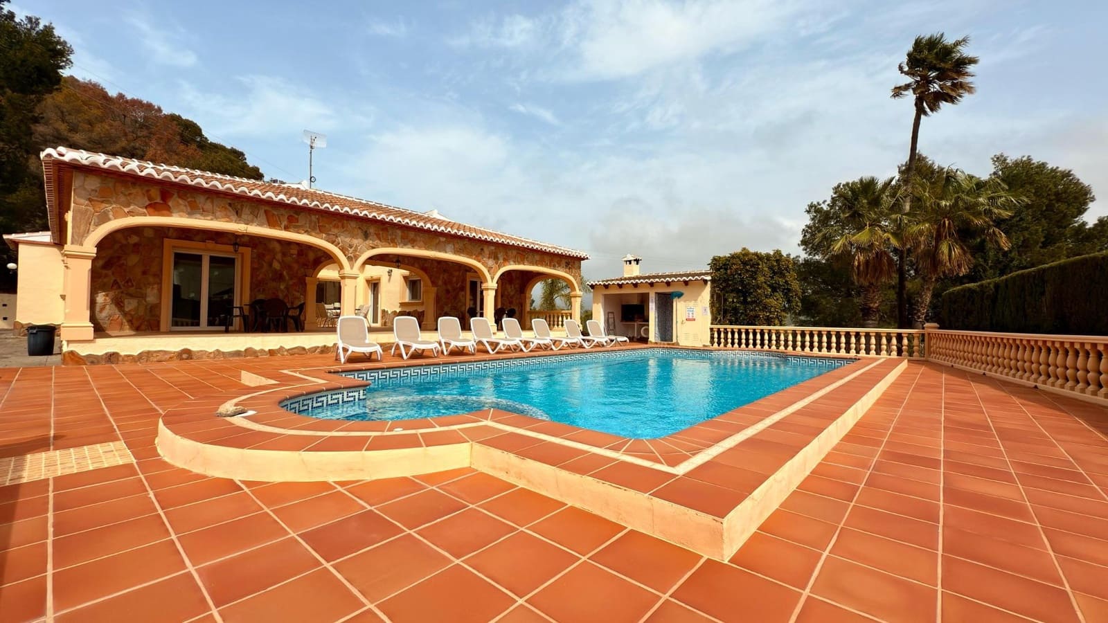 5 quarto Moradia para venda em Calpe / Calp com piscina garagem - 670 000 € (Ref: 8880139)