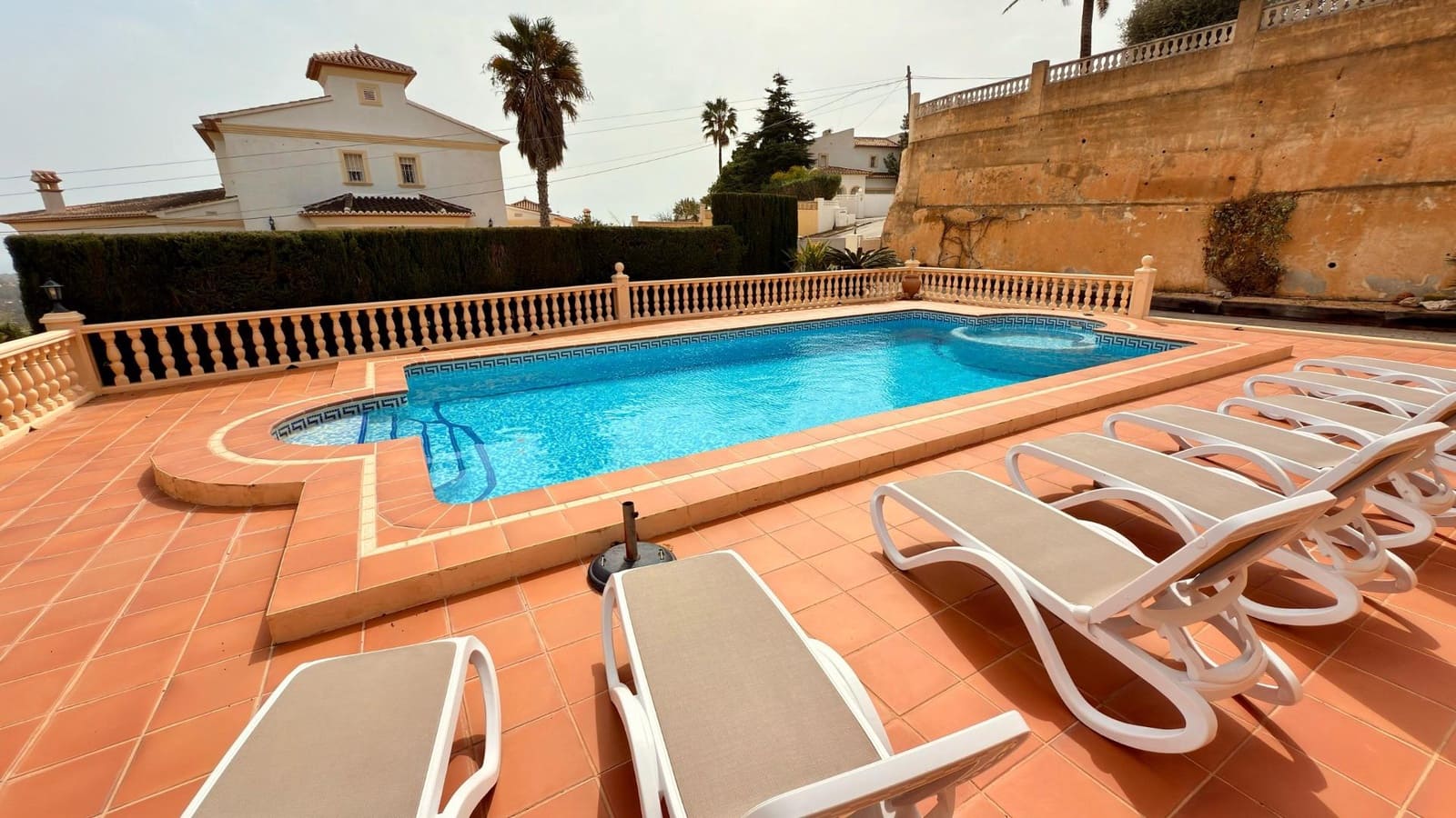 5 quarto Moradia para venda em Calpe / Calp com piscina garagem - 670 000 € (Ref: 8880139)