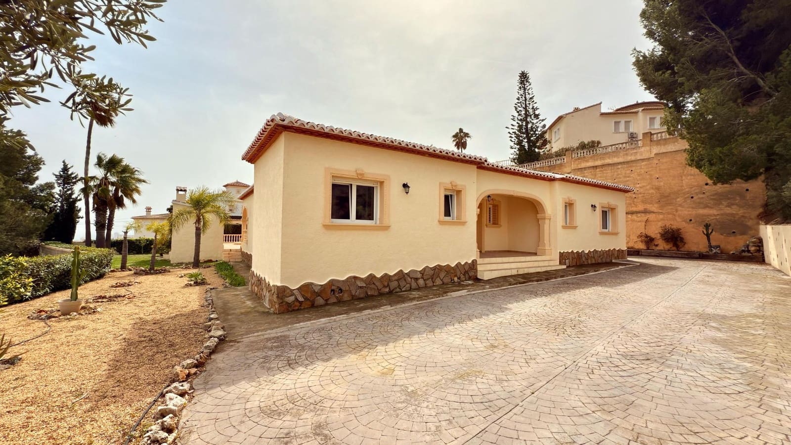 5 quarto Moradia para venda em Calpe / Calp com piscina garagem - 670 000 € (Ref: 8880139)