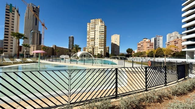 2 makuuhuone Huoneisto vuokrattavana paikassa Benidorm mukana uima-altaan - 2 100 € (Ref: 8886153)