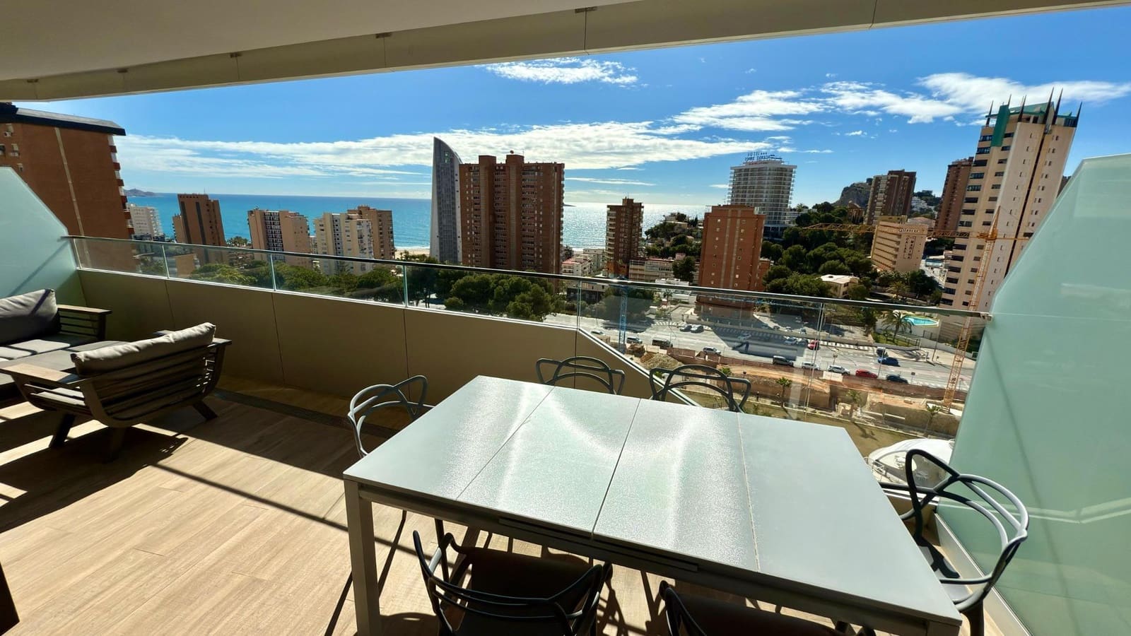 2 soverom Leilighet til leie i Benidorm med svømmebasseng - € 2 100 (Ref: 8886153)