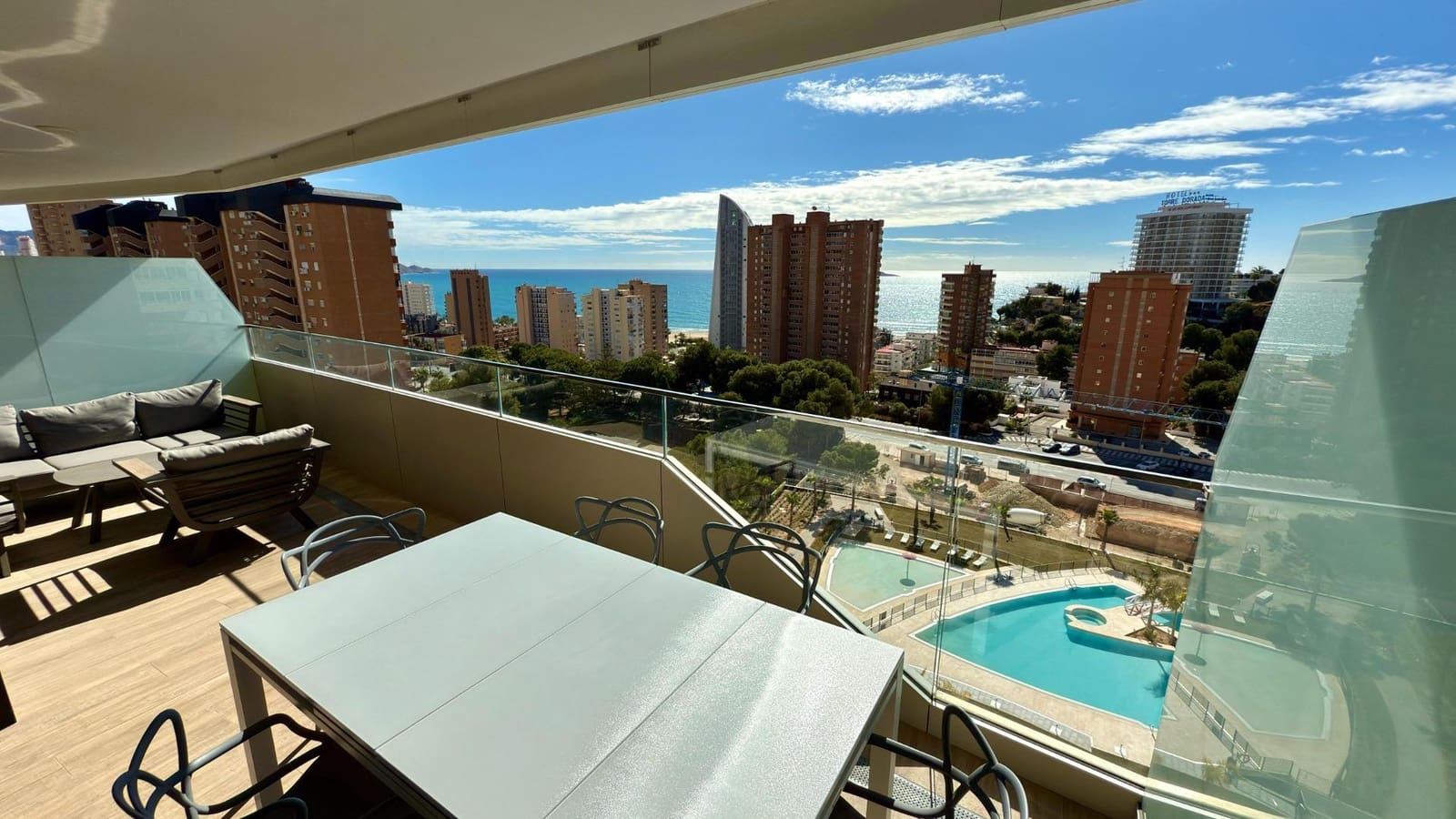2 soverom Leilighet til leie i Benidorm med svømmebasseng - € 2 100 (Ref: 8886153)