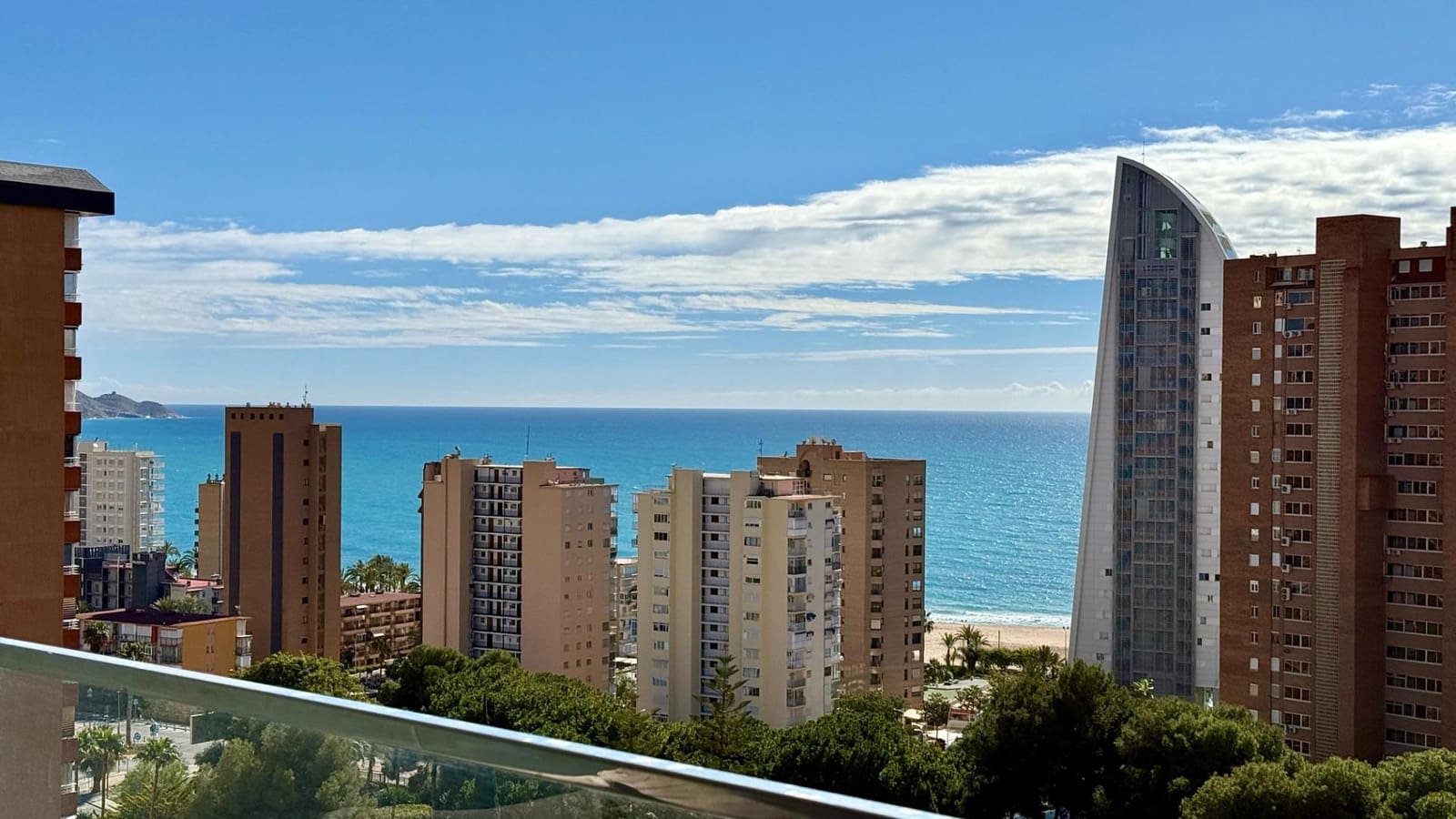 2 soverom Leilighet til leie i Benidorm med svømmebasseng - € 2 100 (Ref: 8886153)