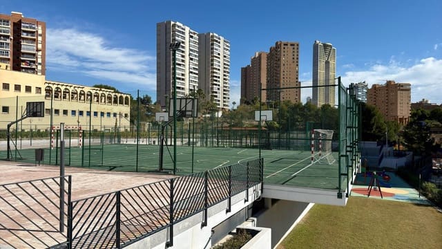 2 makuuhuone Huoneisto vuokrattavana paikassa Benidorm mukana uima-altaan - 2 100 € (Ref: 8886153)