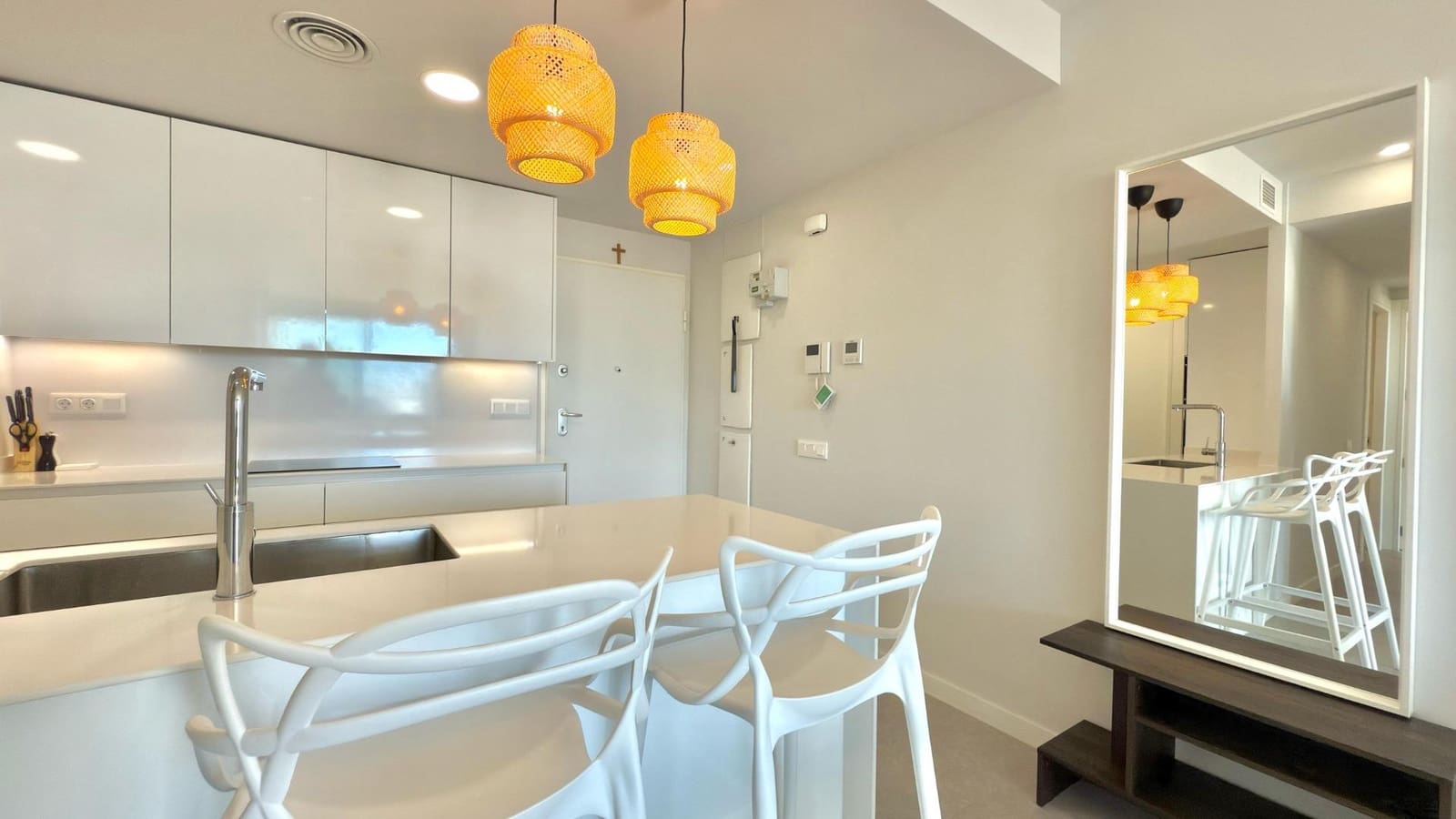 2 soveværelse Lejlighed til leje i Benidorm med swimmingpool - € 2.200 (Ref: 8886154)