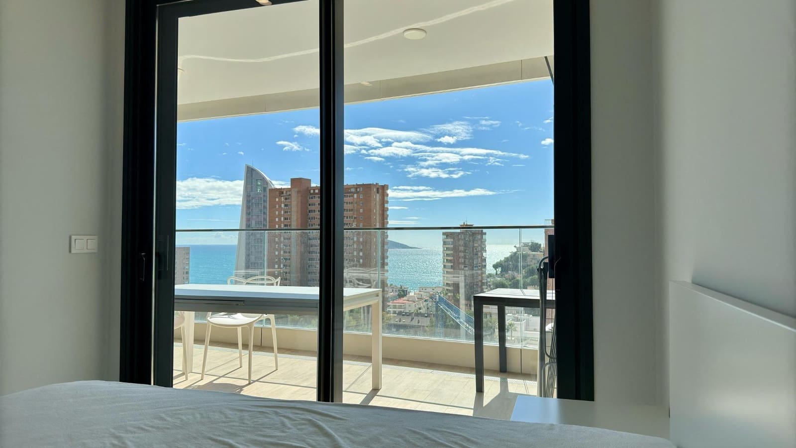 2 soveværelse Lejlighed til leje i Benidorm med swimmingpool - € 2.200 (Ref: 8886154)