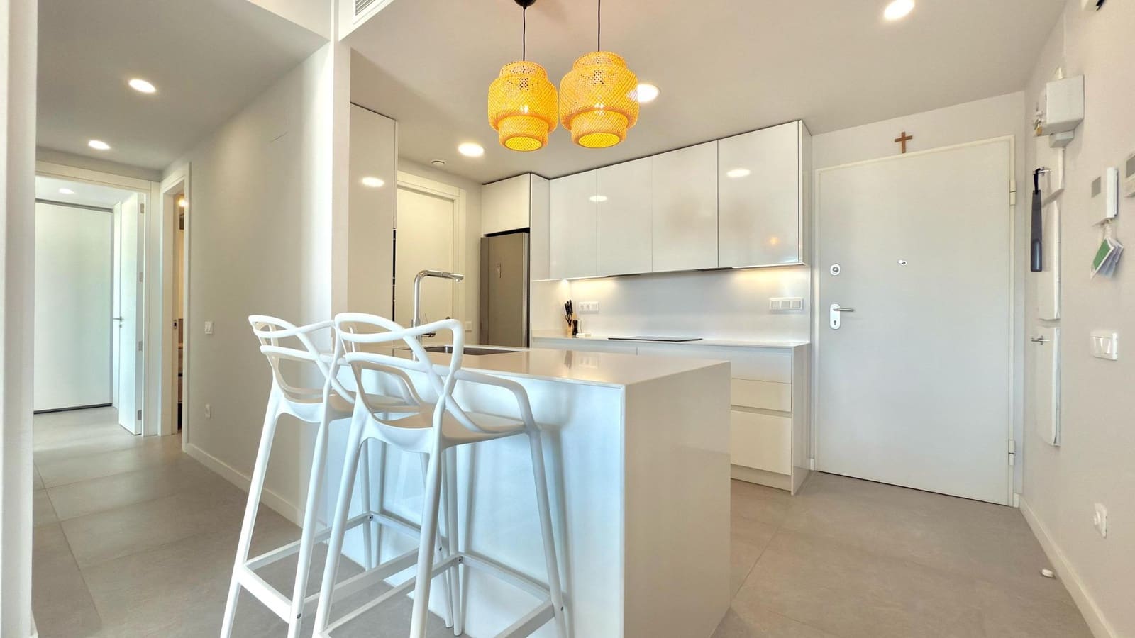 2 soveværelse Lejlighed til leje i Benidorm med swimmingpool - € 2.200 (Ref: 8886154)