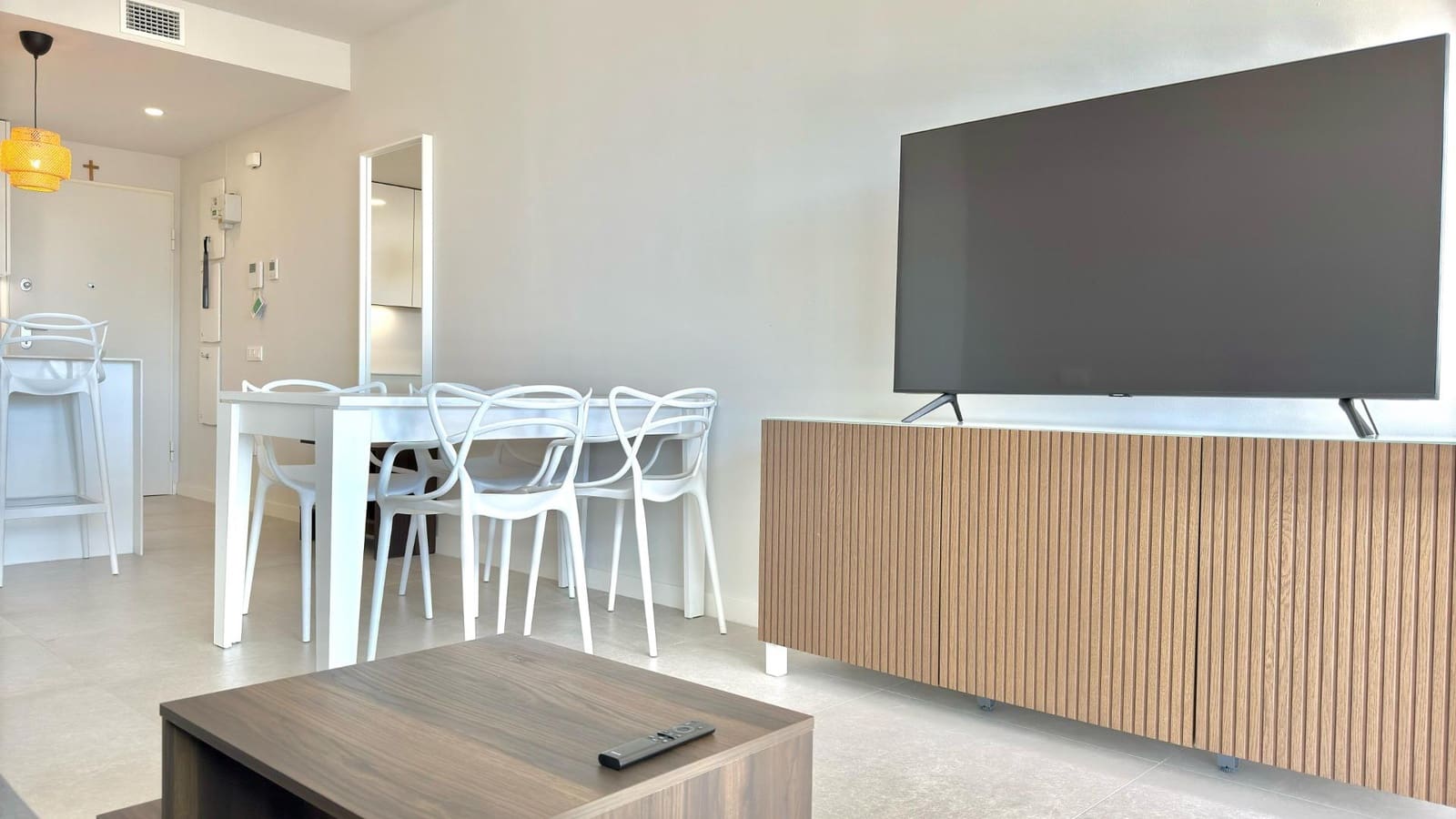 2 soveværelse Lejlighed til leje i Benidorm med swimmingpool - € 2.200 (Ref: 8886154)