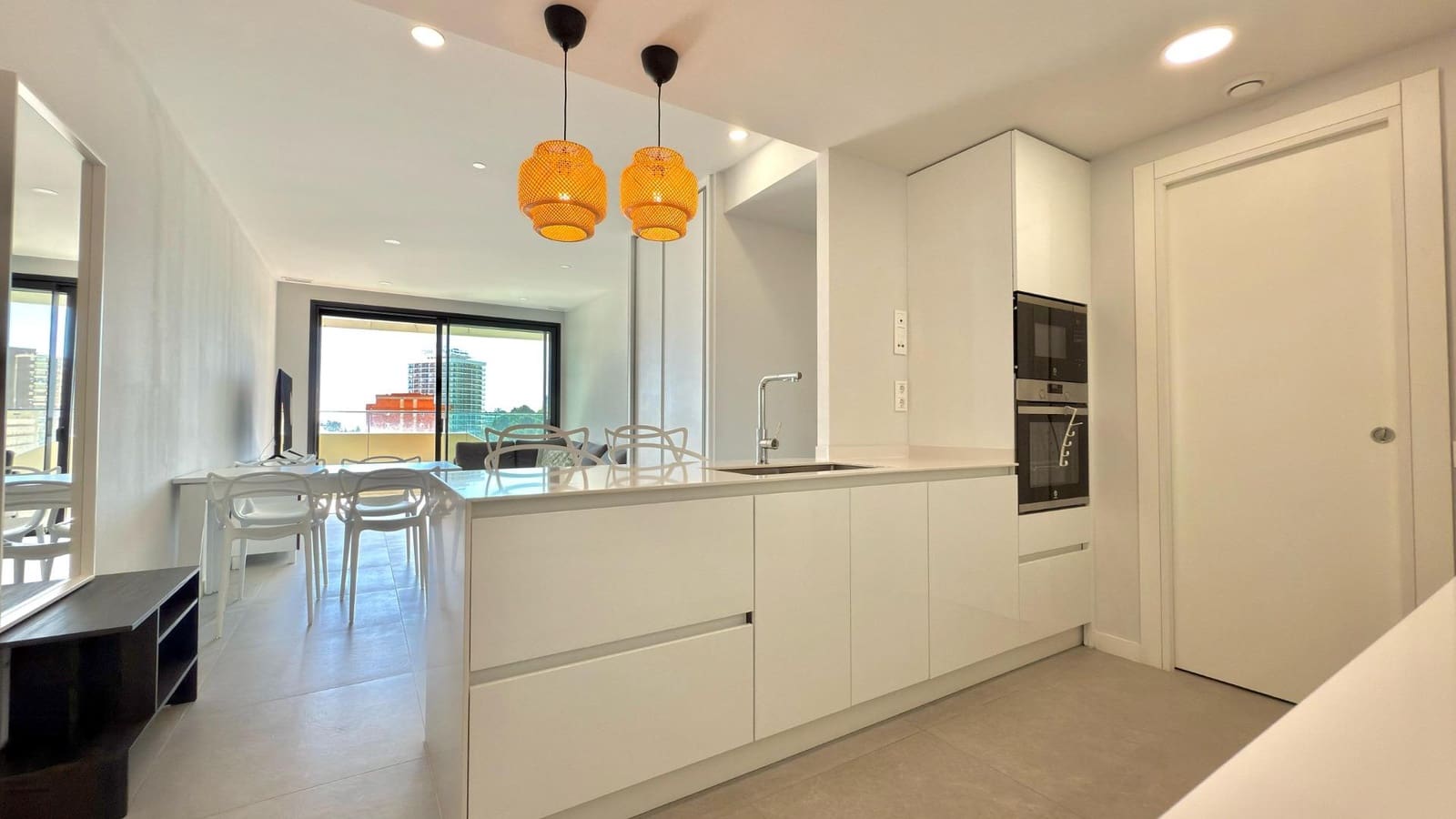 2 soveværelse Lejlighed til leje i Benidorm med swimmingpool - € 2.200 (Ref: 8886154)