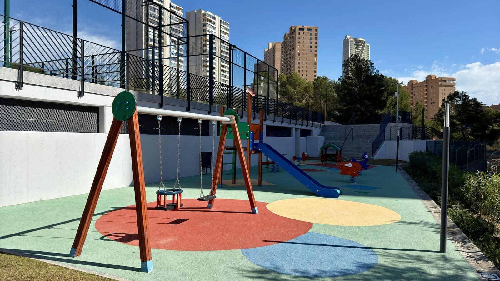 2 soveværelse Lejlighed til leje i Benidorm med swimmingpool - € 2.200 (Ref: 8886154)