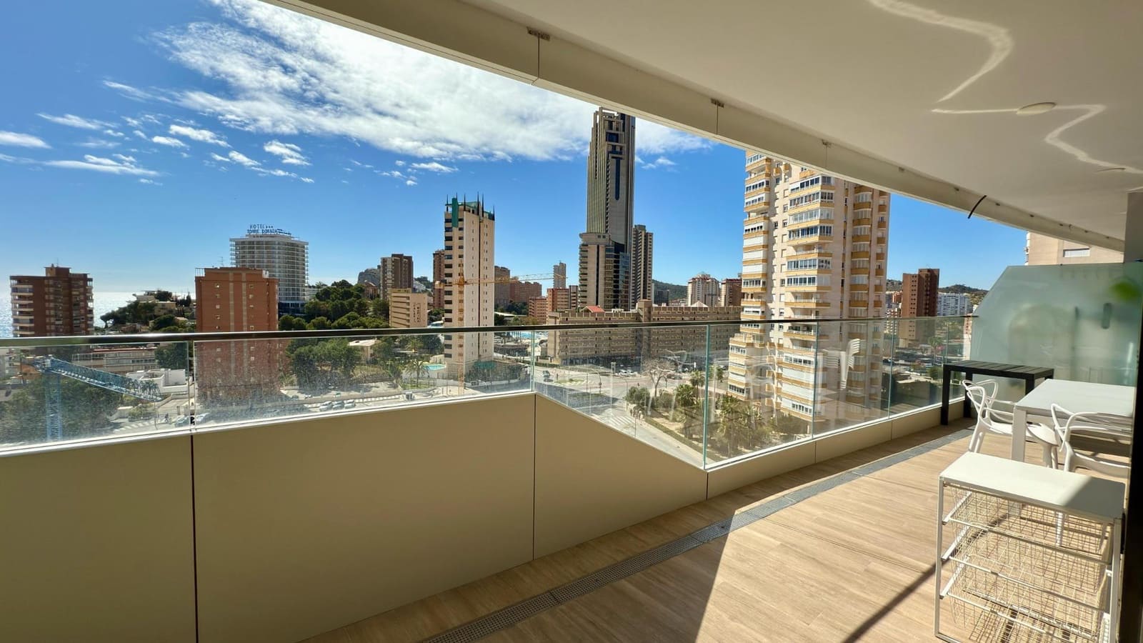 2 soveværelse Lejlighed til leje i Benidorm med swimmingpool - € 2.200 (Ref: 8886154)